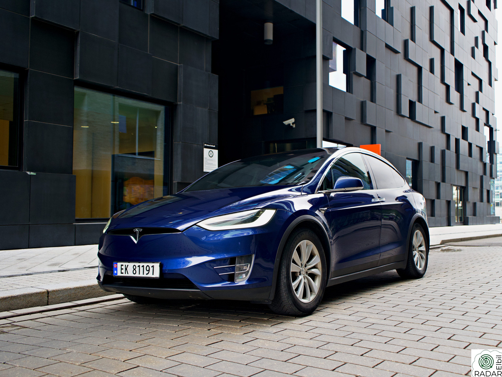 TESLA Model X 75D / AWD  / Hengerfeste / Premium Connectivity +++