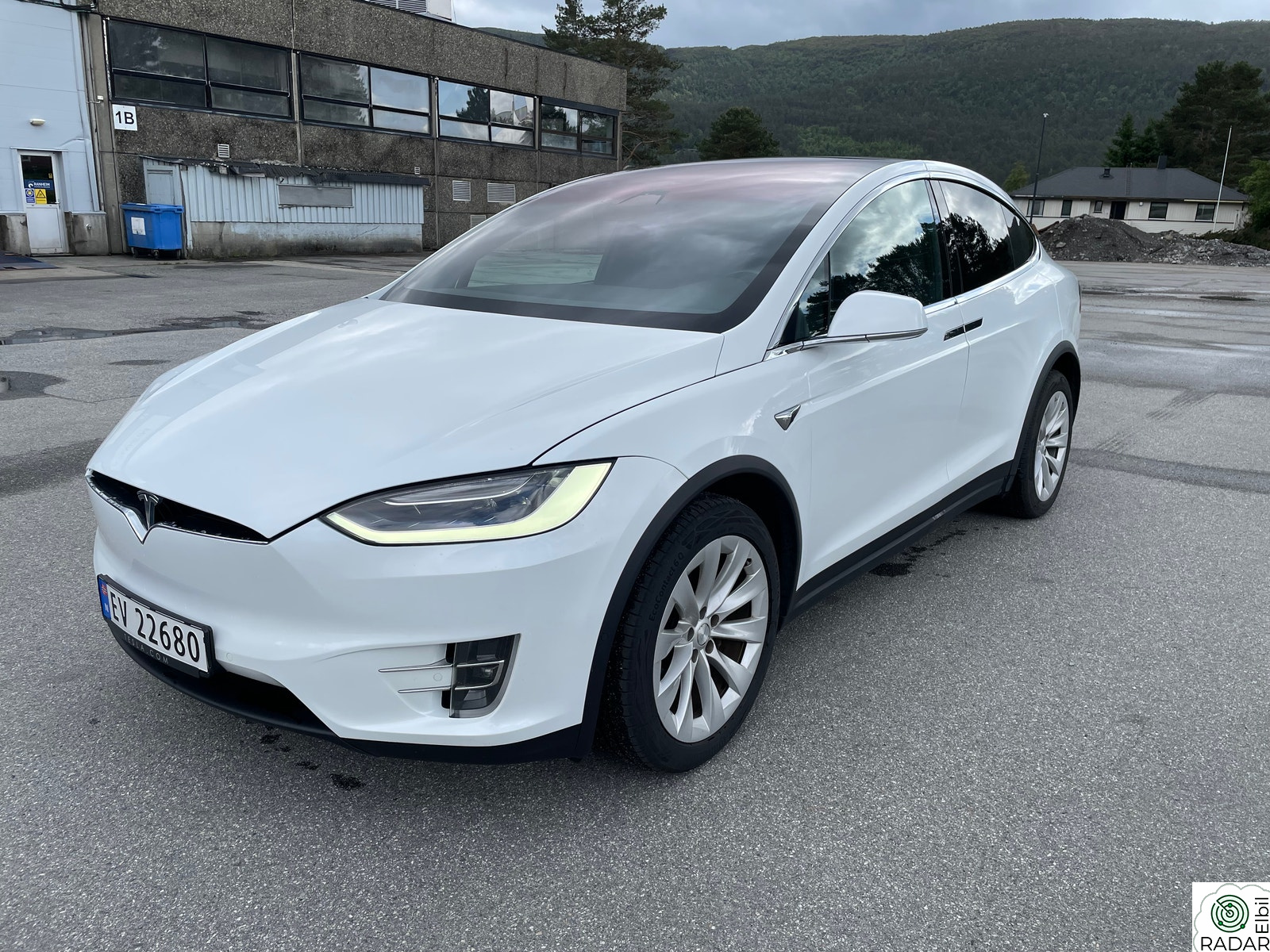 TESLA Model X 75D 4WD 7-s