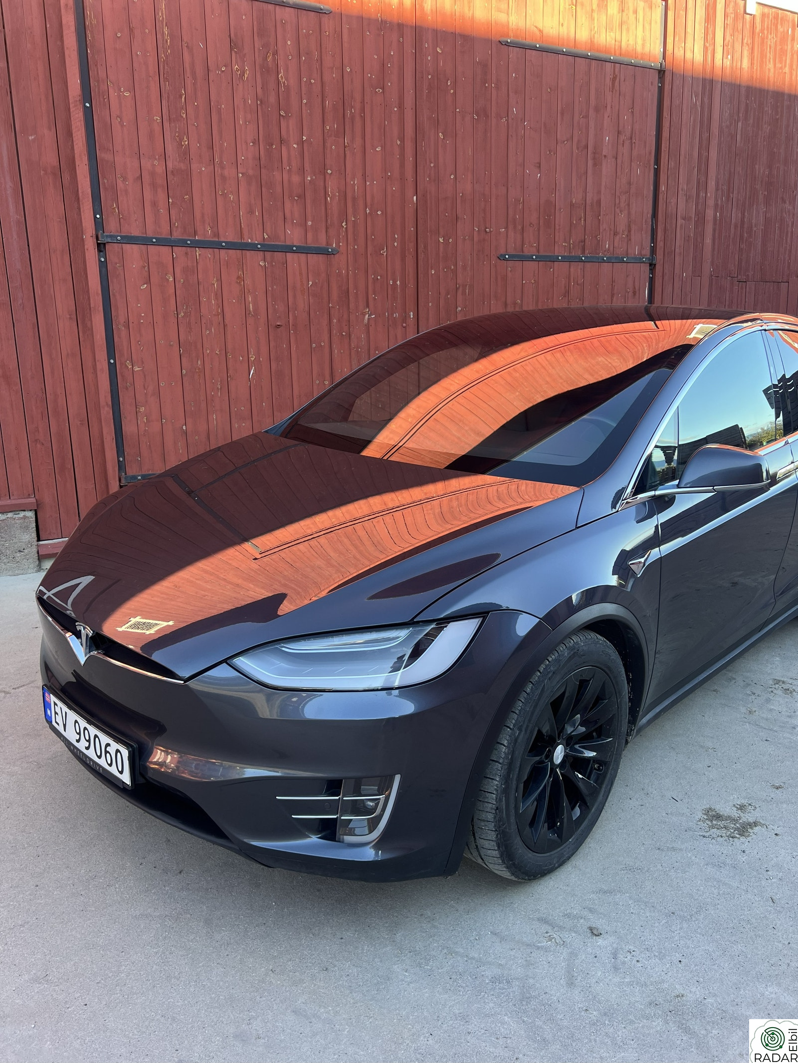 TESLA Model X Raven Long Range AWD 7-seter, hengerfeste