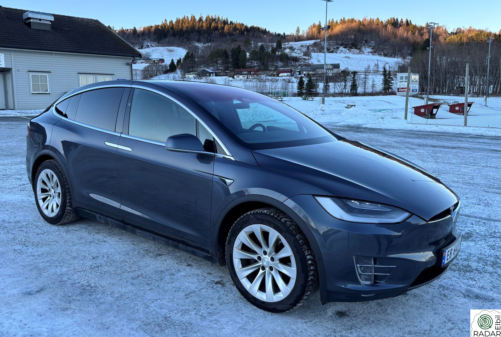 TESLA Model X Long Range 5-s