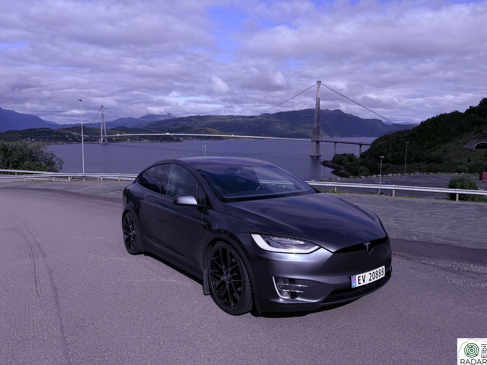 TESLA Model X 75D 4x4
