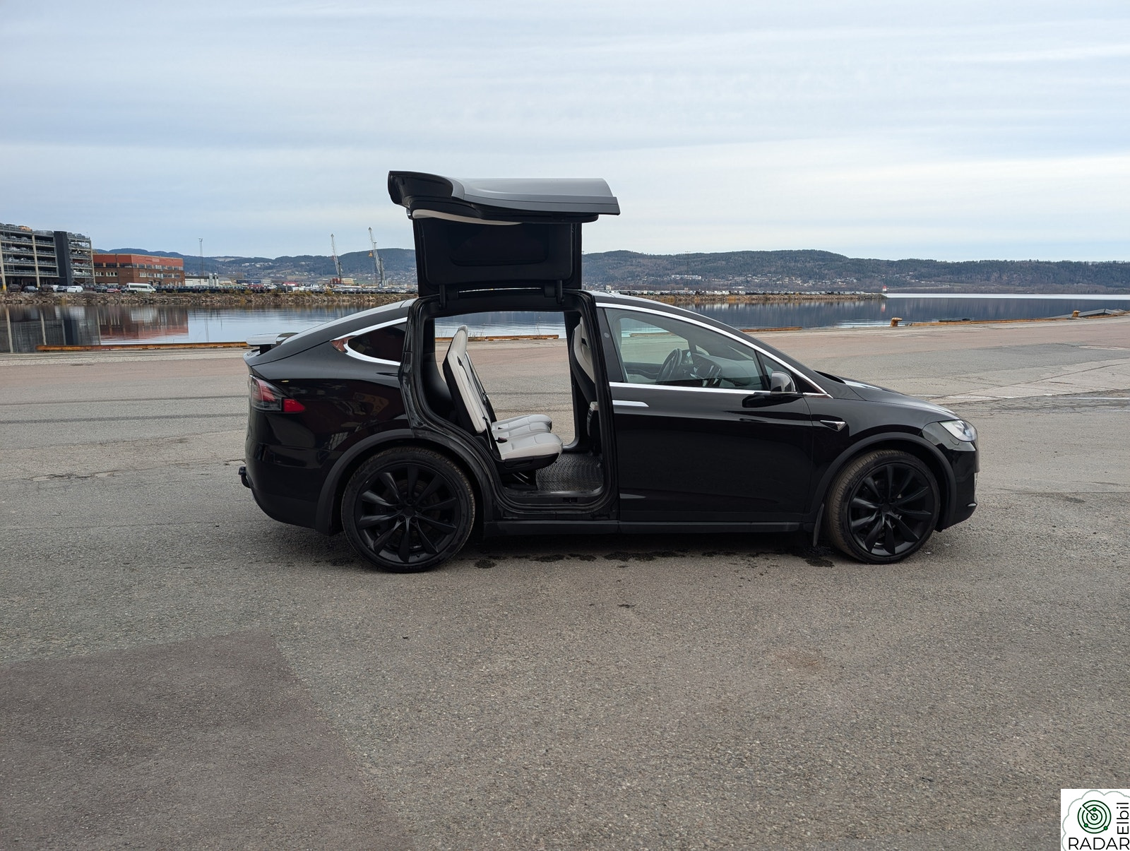 TESLA Model X velholdt, RAVEN, premium, krok, vinterpakke, skinn, 22"