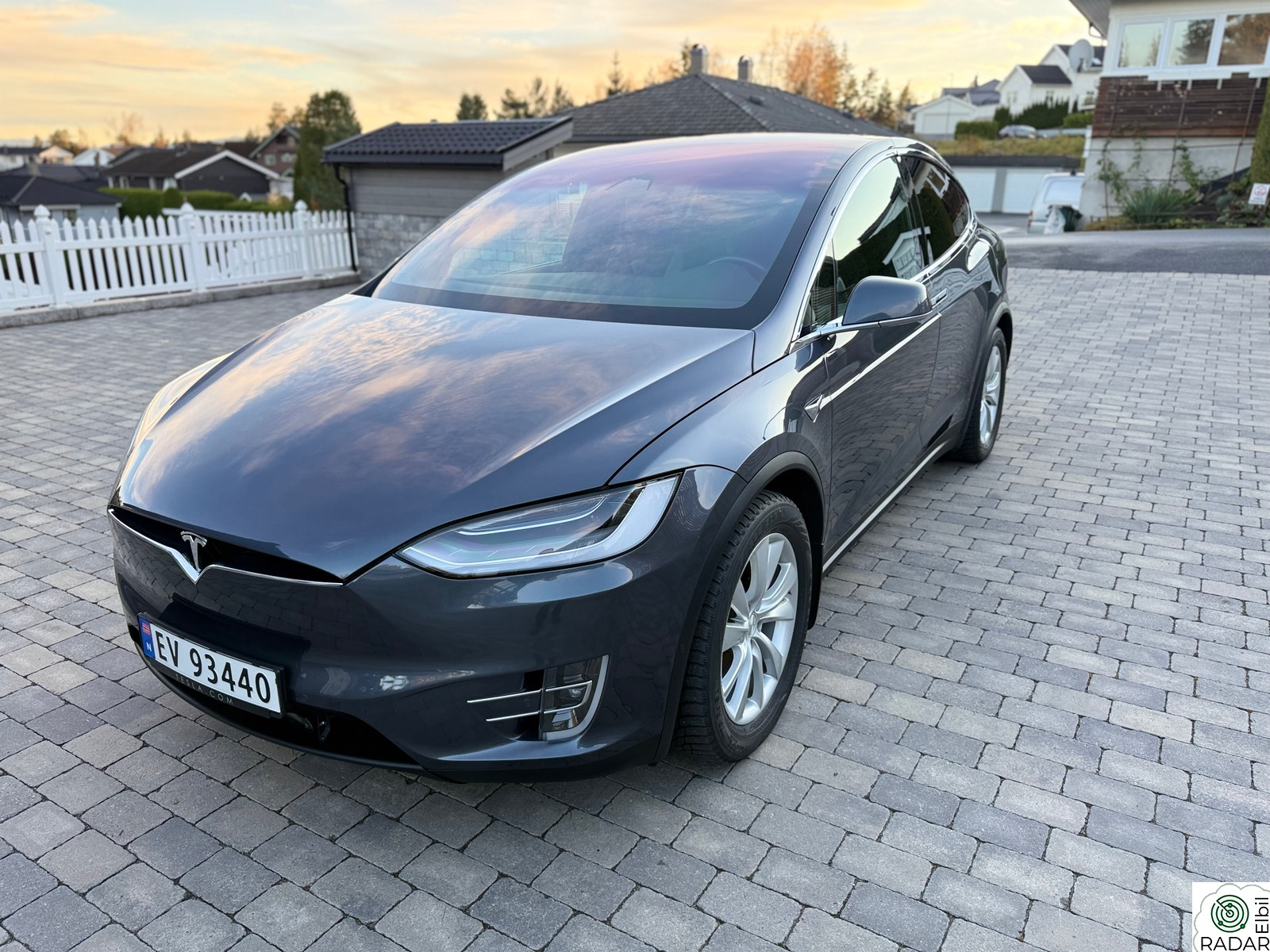 TESLA Model X Long Range Raven 7-s