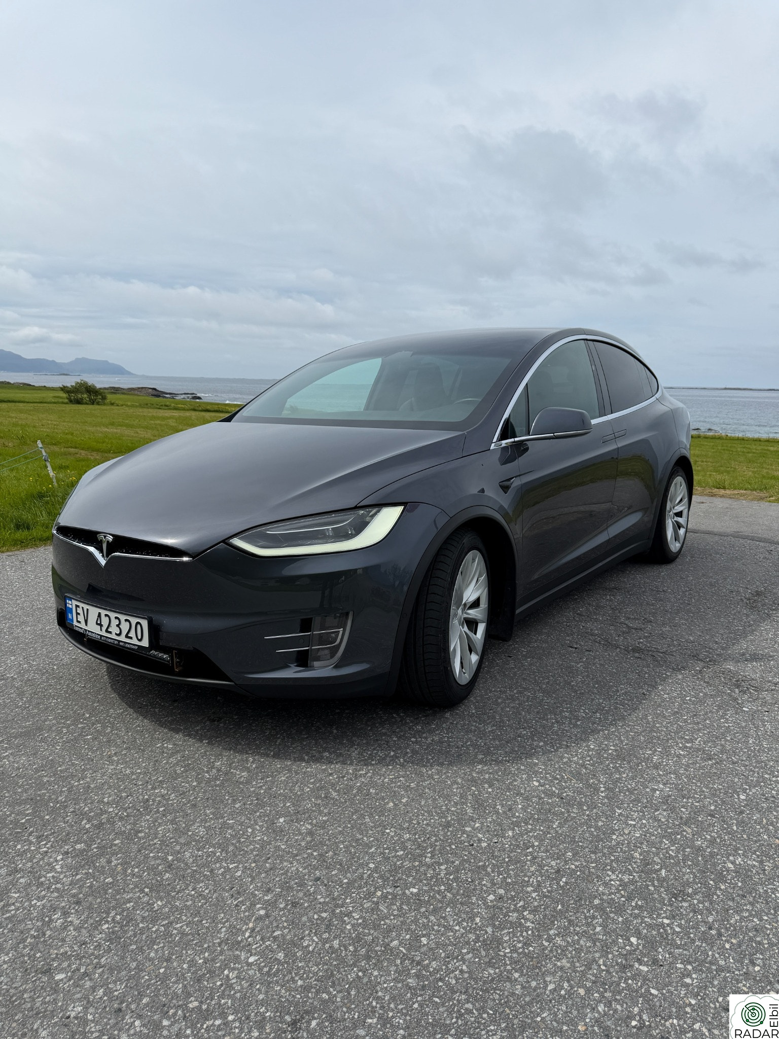 TESLA Model X 75D 4WD 7-s