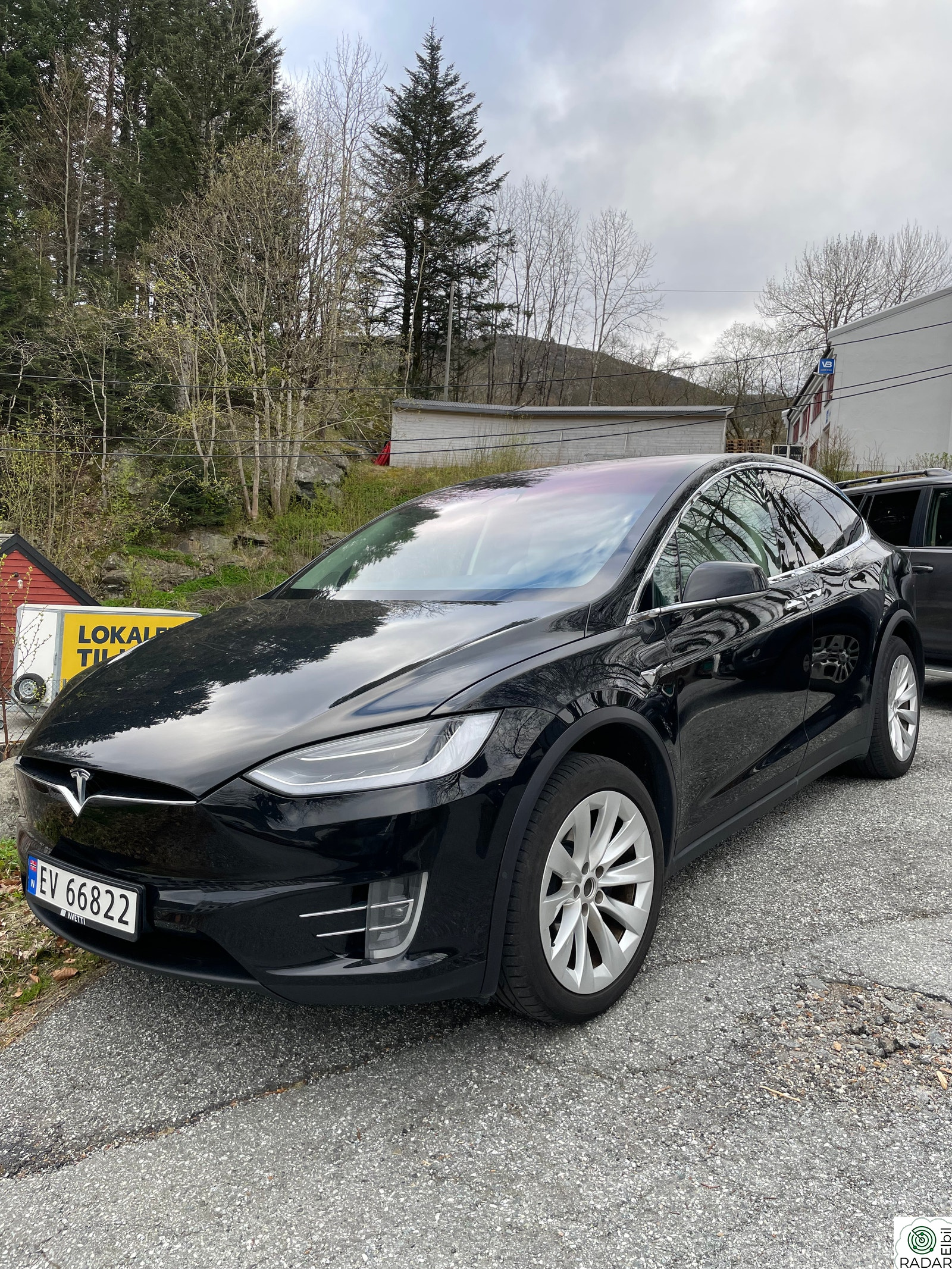 TESLA Model X 100D/Long Range/Premium/6-s/Luftfjæring/Skinn/NAF-test