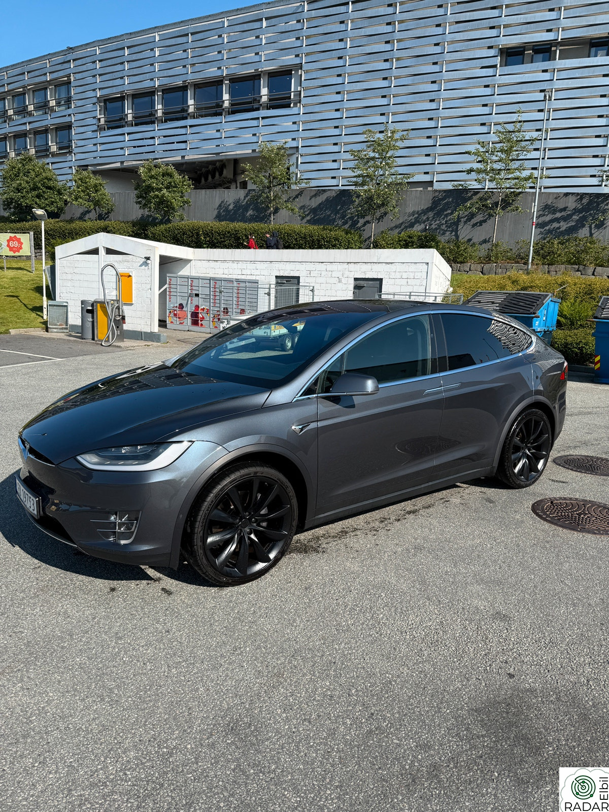 TESLA Model X Raven / SR / 6-seter / Premium / 22” / Krok