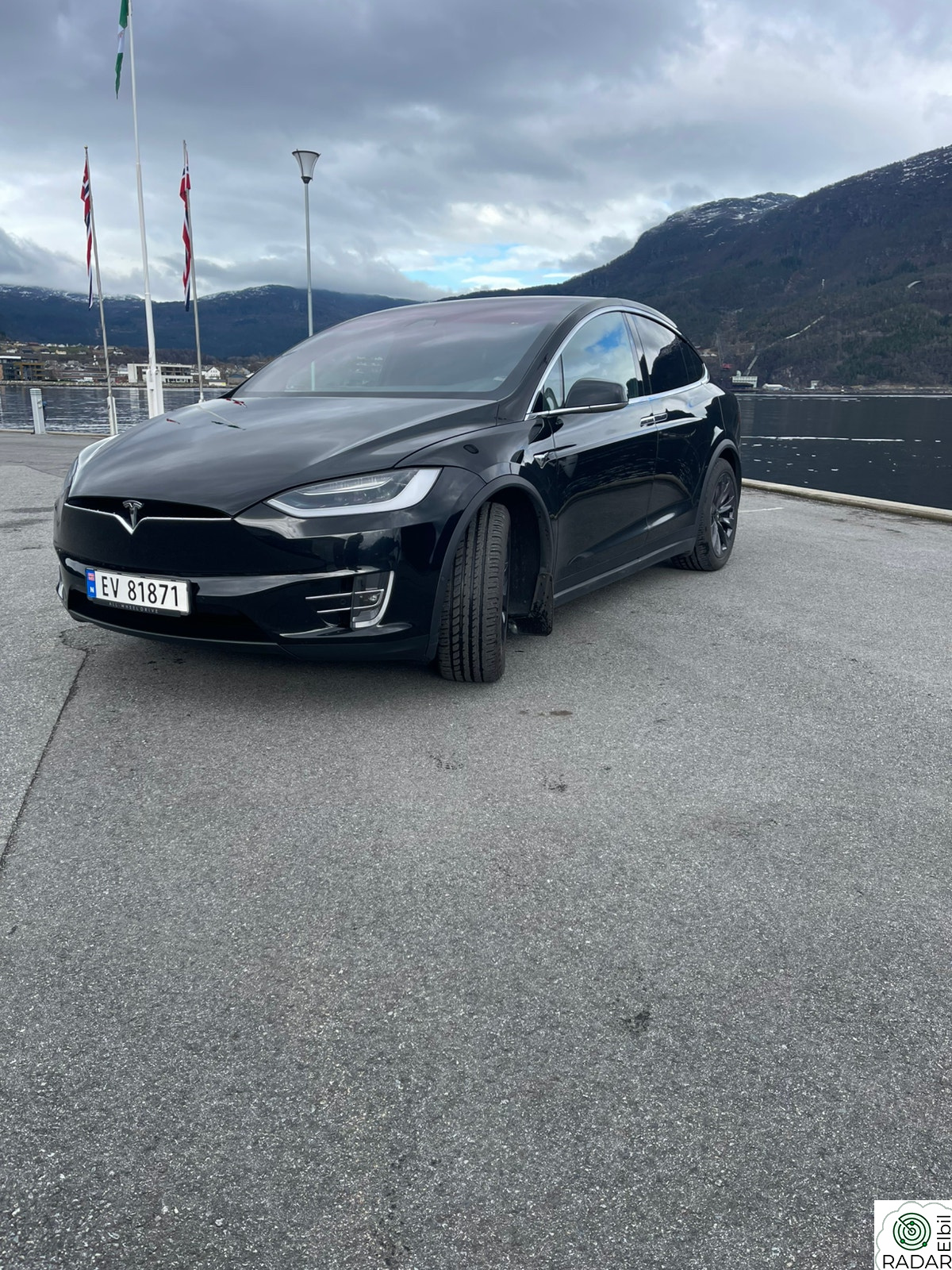 TESLA Model X 75D 4WD 6-s