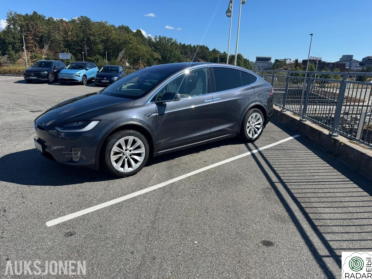 TESLA MOTORS Model X 193KW HENGERFESTE SOLTAK SKINN S+V DEKK 178280km