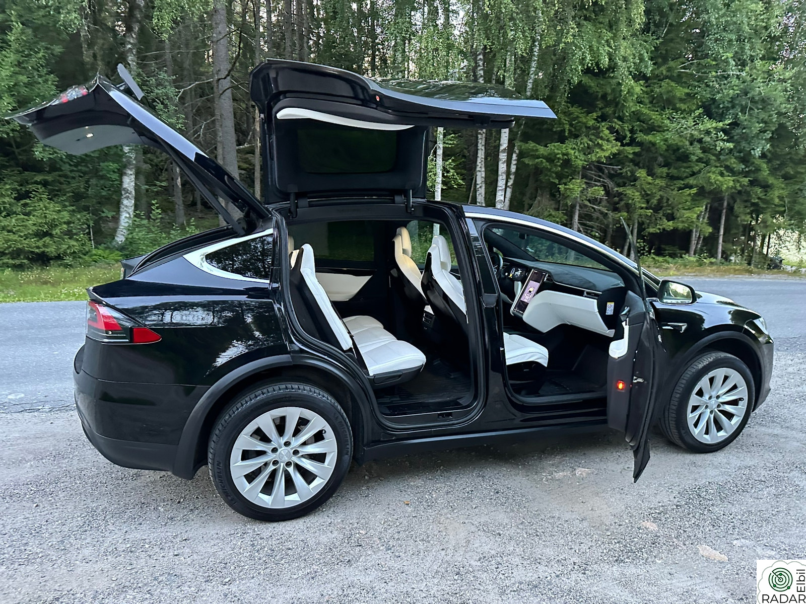 TESLA Model X 75D  5 seter. Hvitt skinn, EU ok til Sep.27  Velholdt.