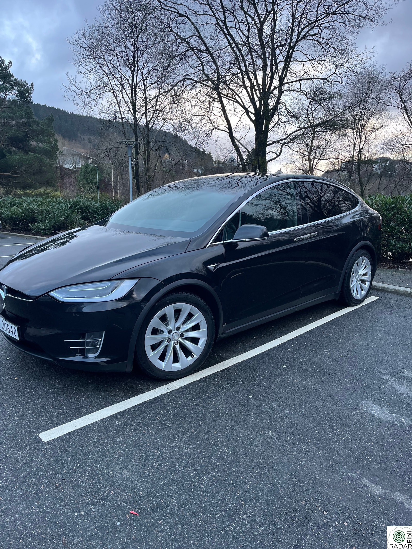TESLA Model X 75D 4WD 7-s