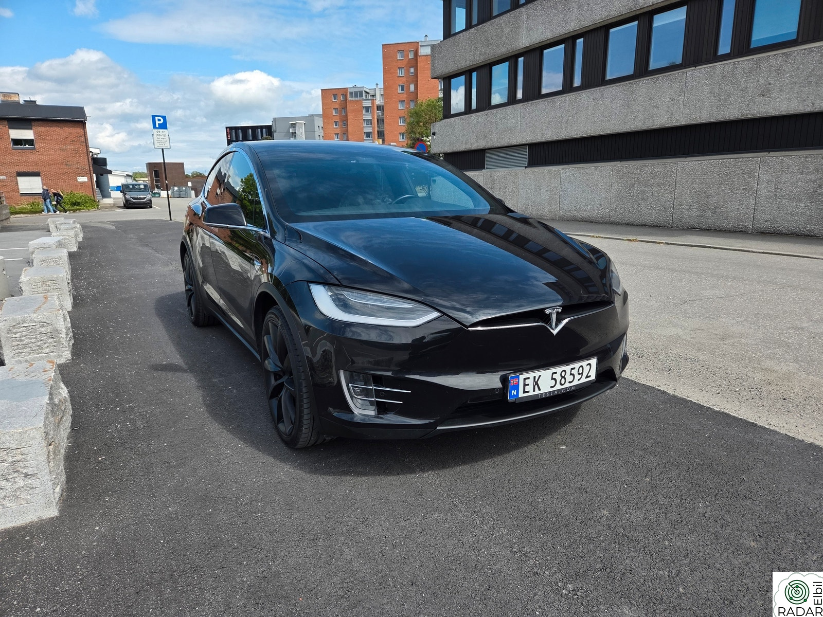 TESLA Model X 75D 4WD 6-s