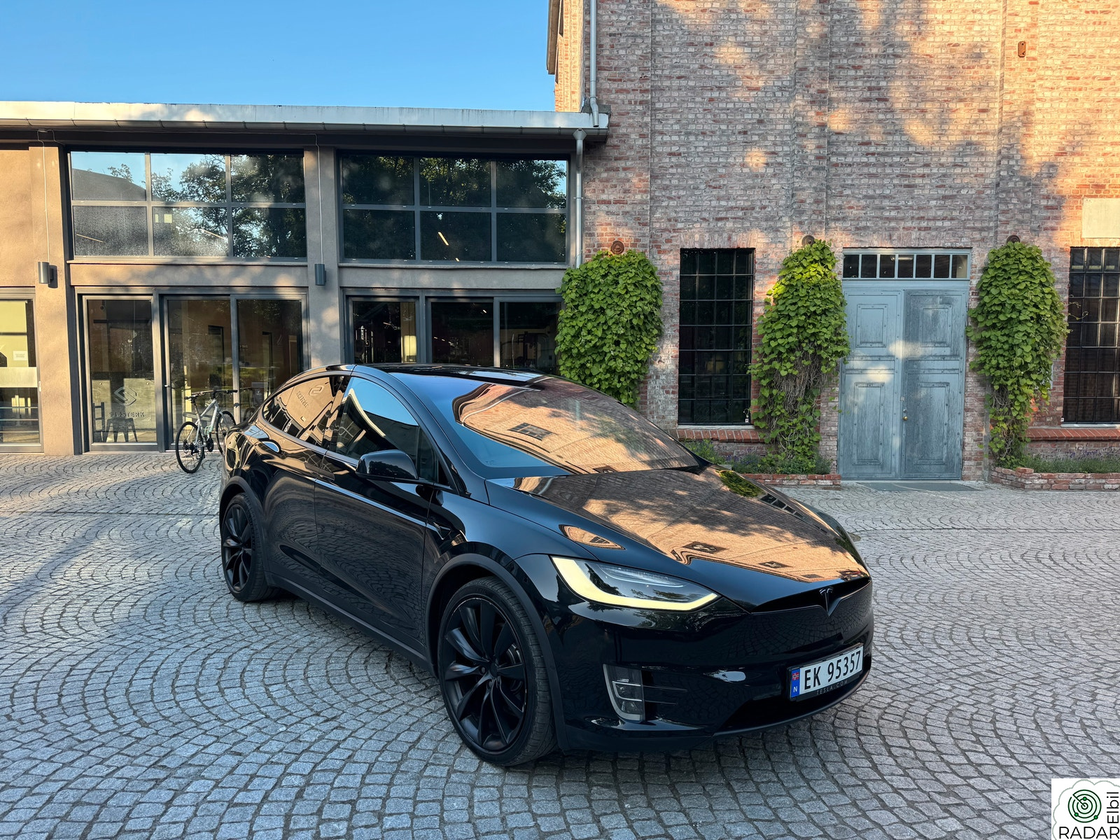 TESLA Model X 100D,Fullskinn,Carbon,22',H.feste,Chrome Delete,Luft