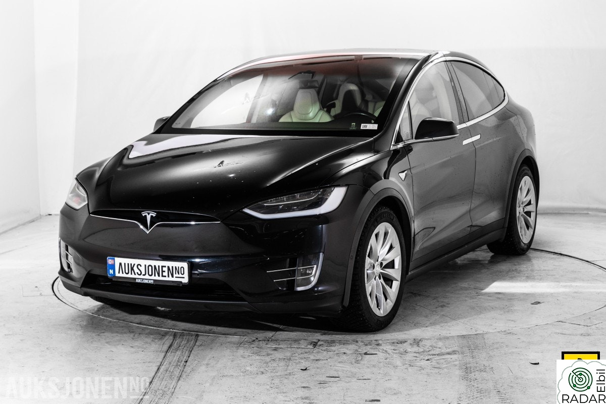 TESLA Model X 75D HENGERFESTE AUTOPILOT CCS LUFT KAMERA PREMIUM INT.