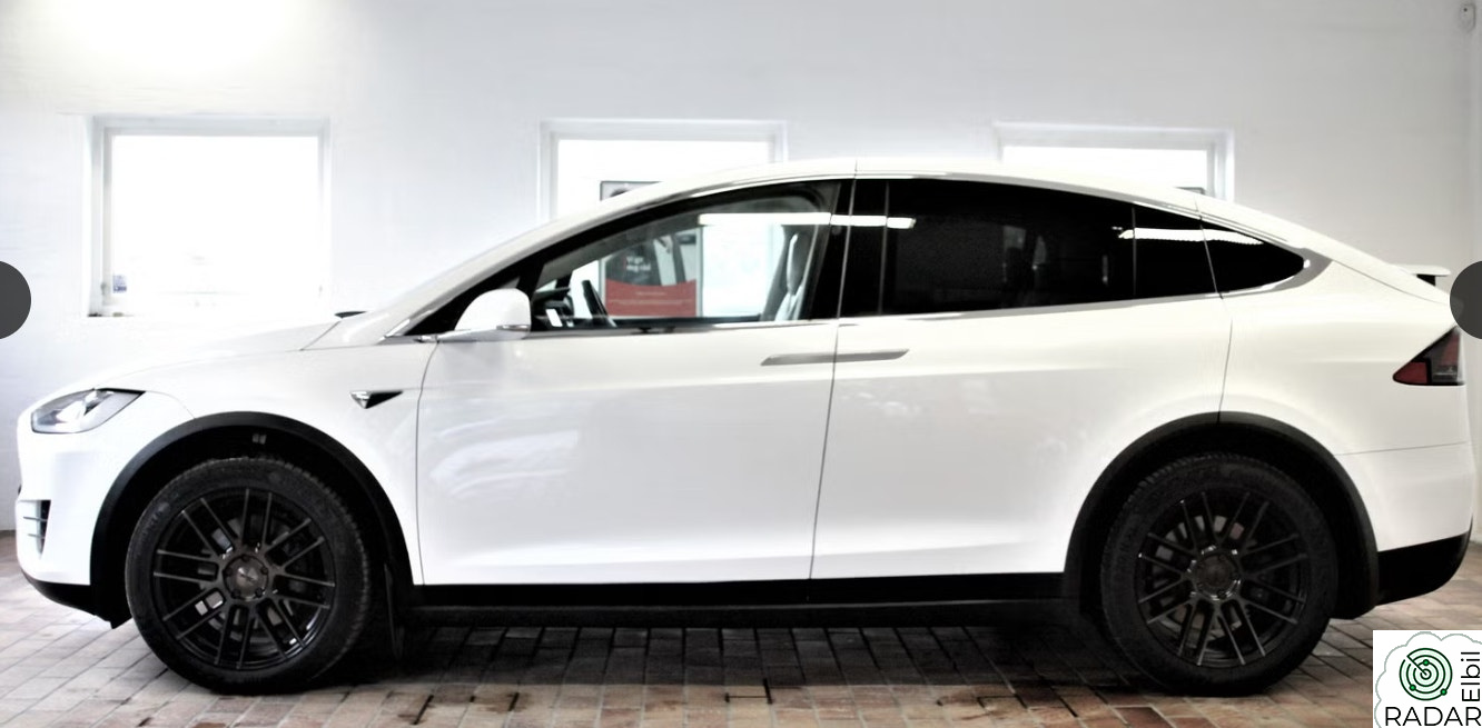 TESLA Model X 75D 4WD 7-s