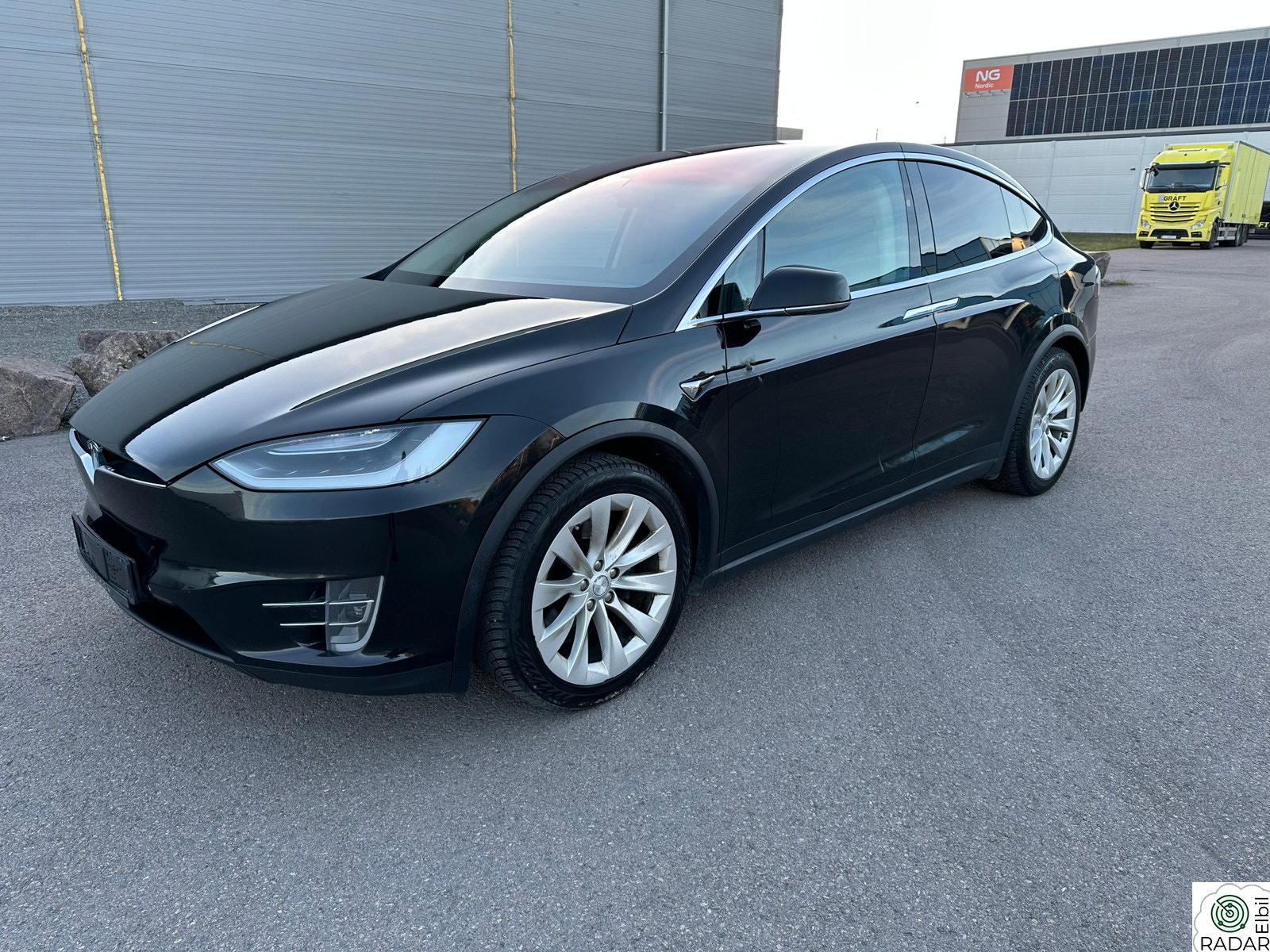 TESLA Model X 75D,EU-OK 4-2028,SKINN,CCS,7-SETER