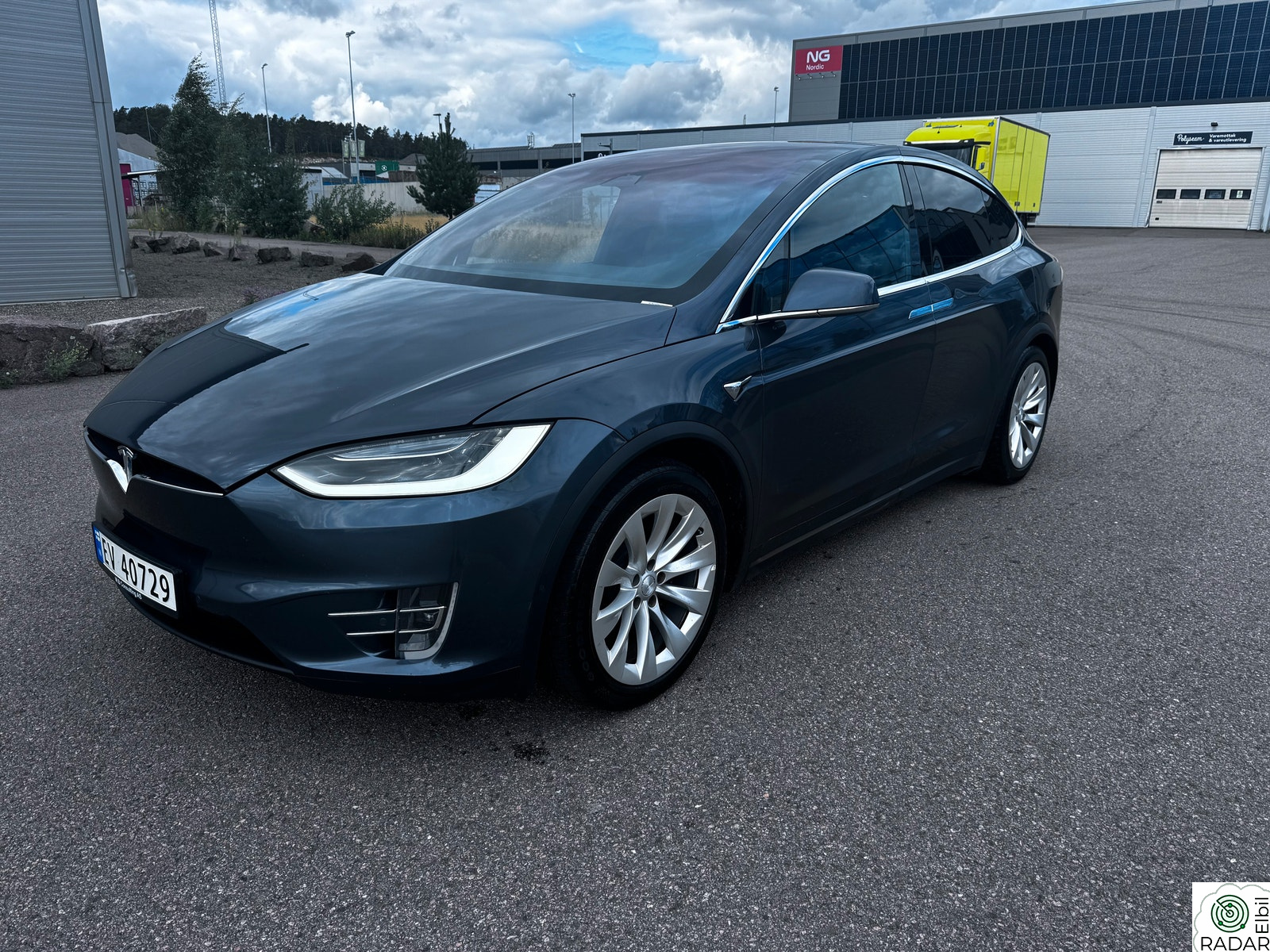 TESLA Model X 75D 4WD 5-s