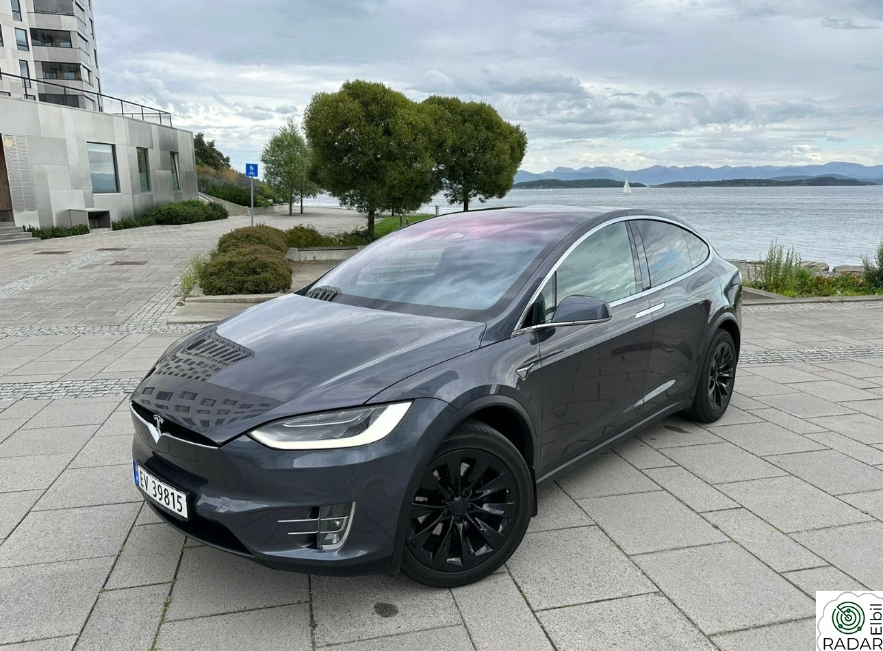 TESLA Model X 75D 4WD 5-s