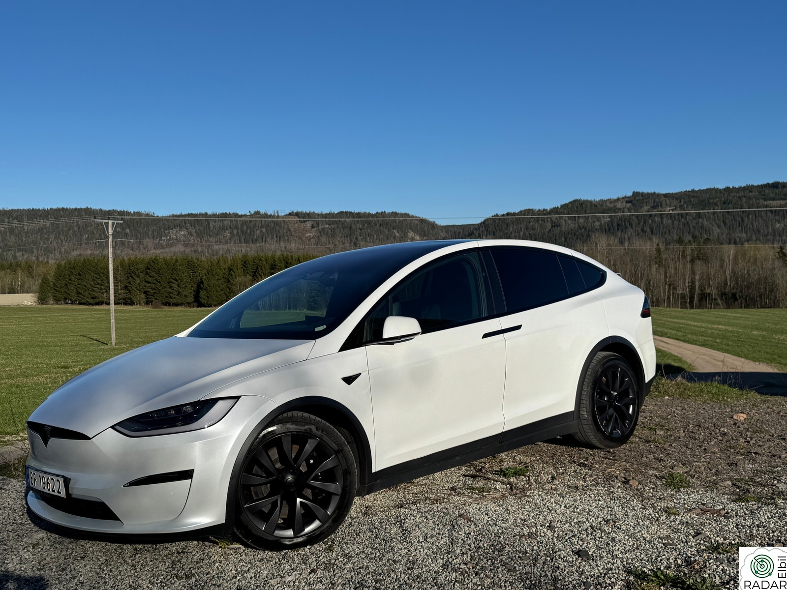 TESLA Model X Plaid  6-s