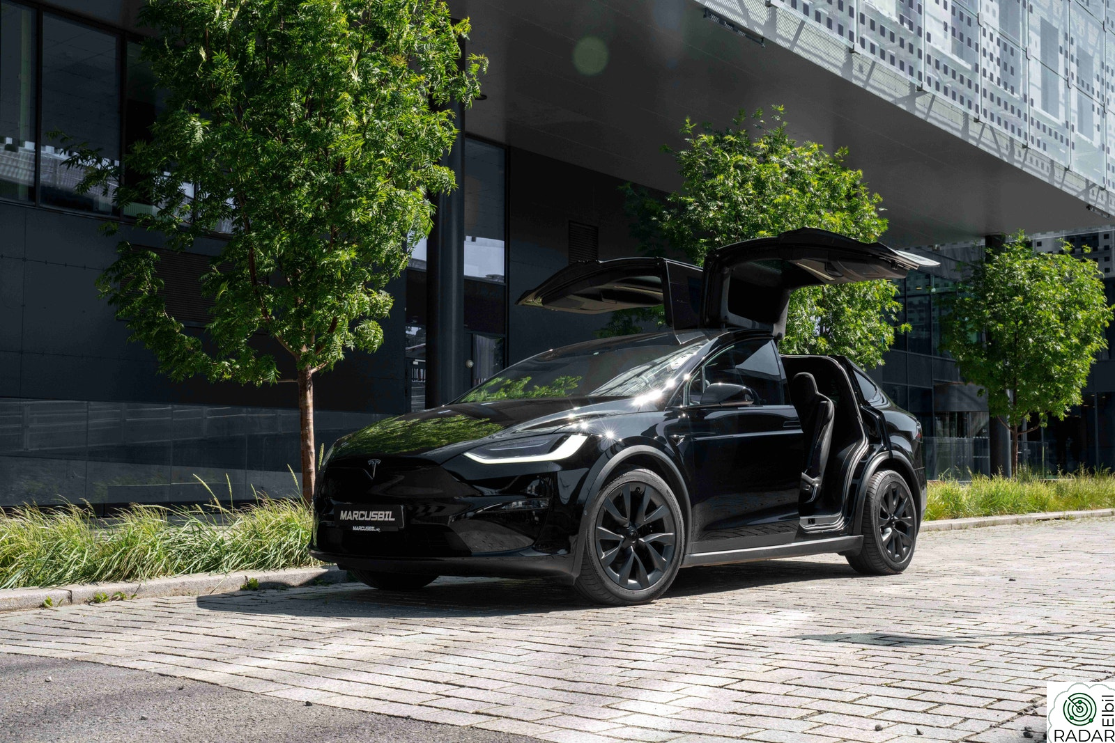 TESLA Model X Plaid - 6 seter skinn / rundt ratt / hengerfeste