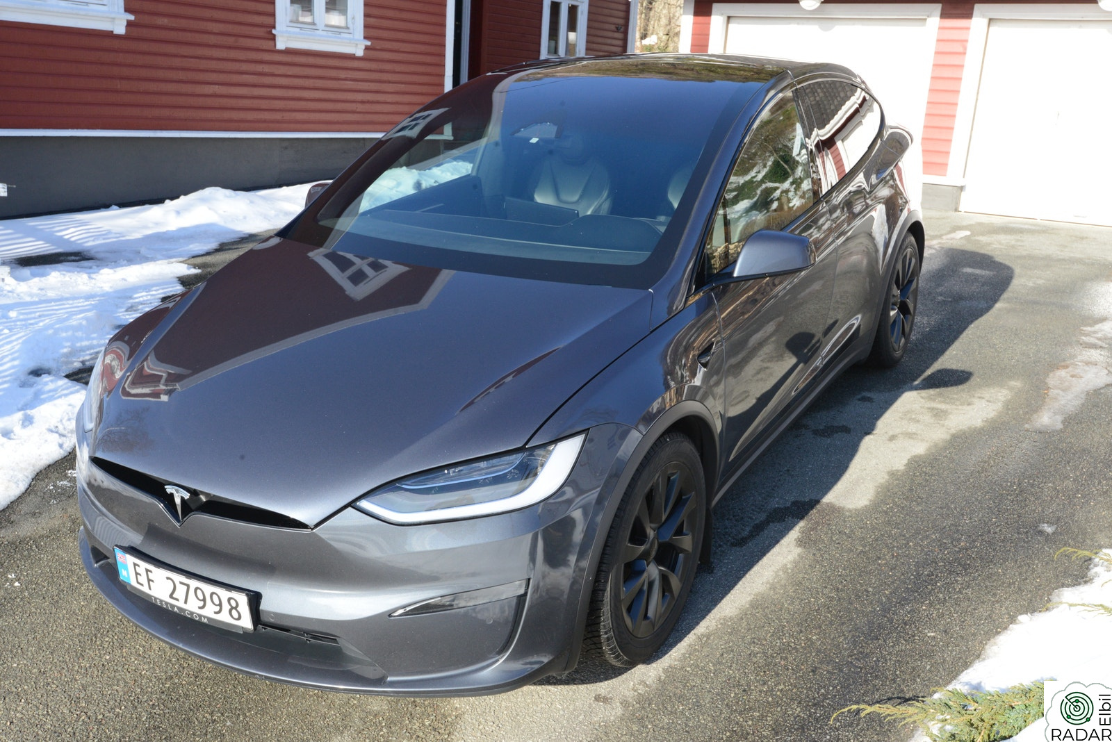 TESLA Model X Plaid