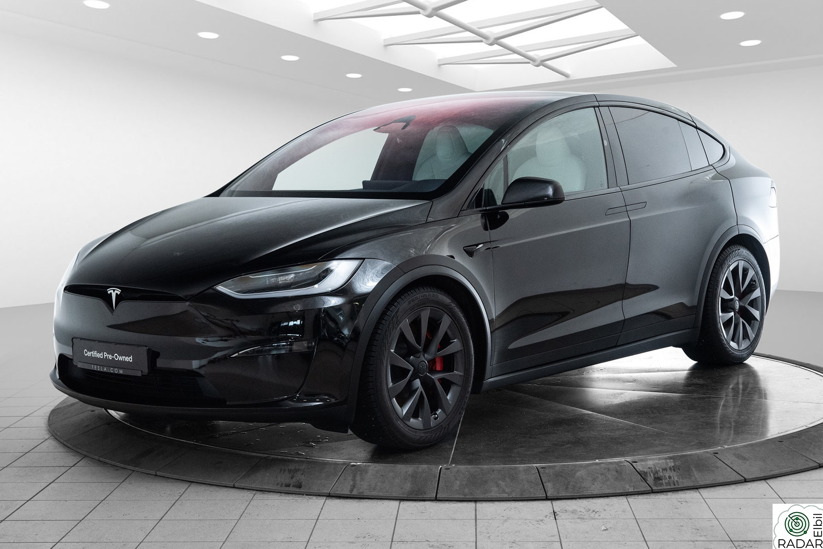 TESLA Model X Plaid