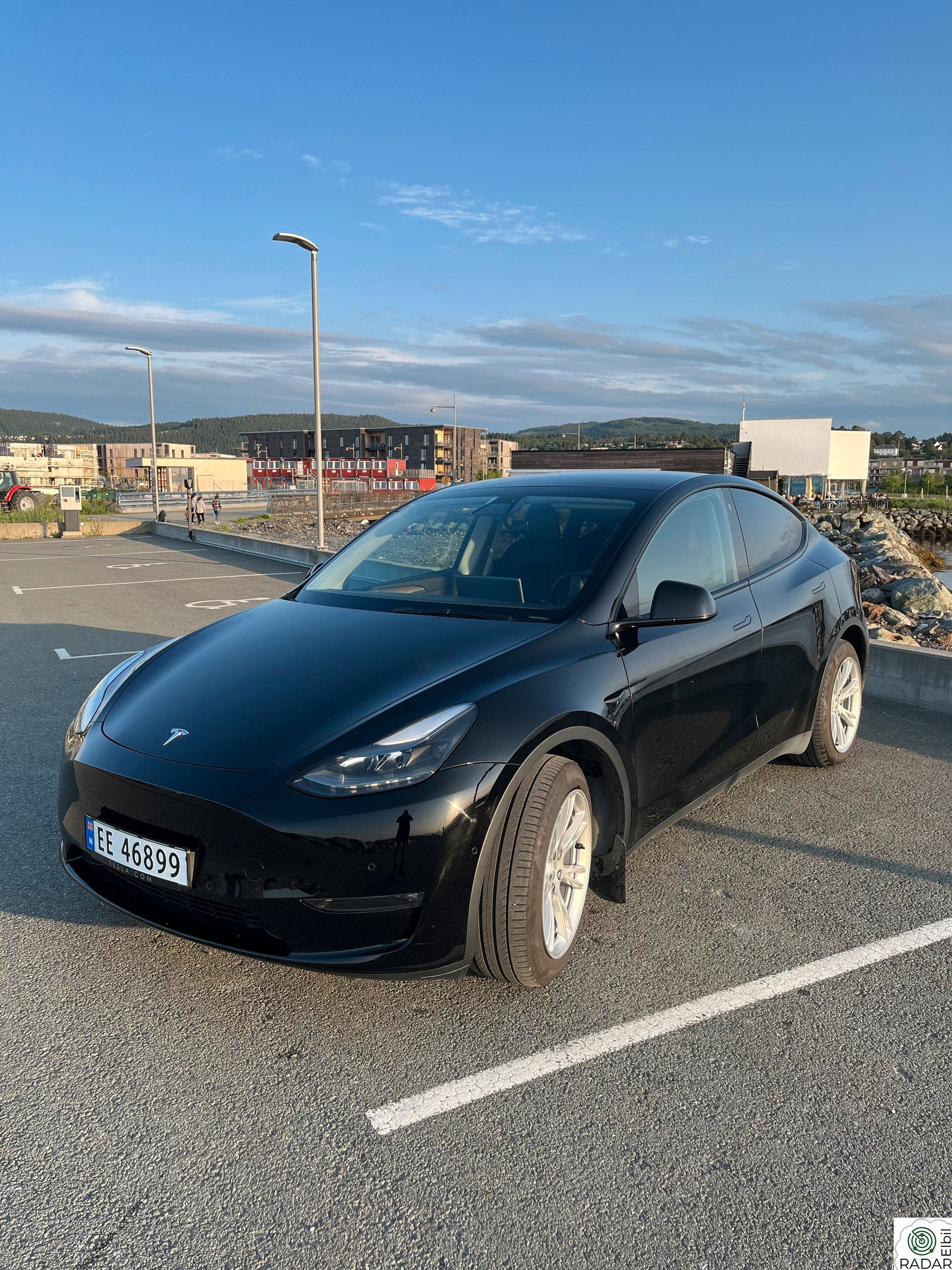 TESLA Model Y Long Range AWD