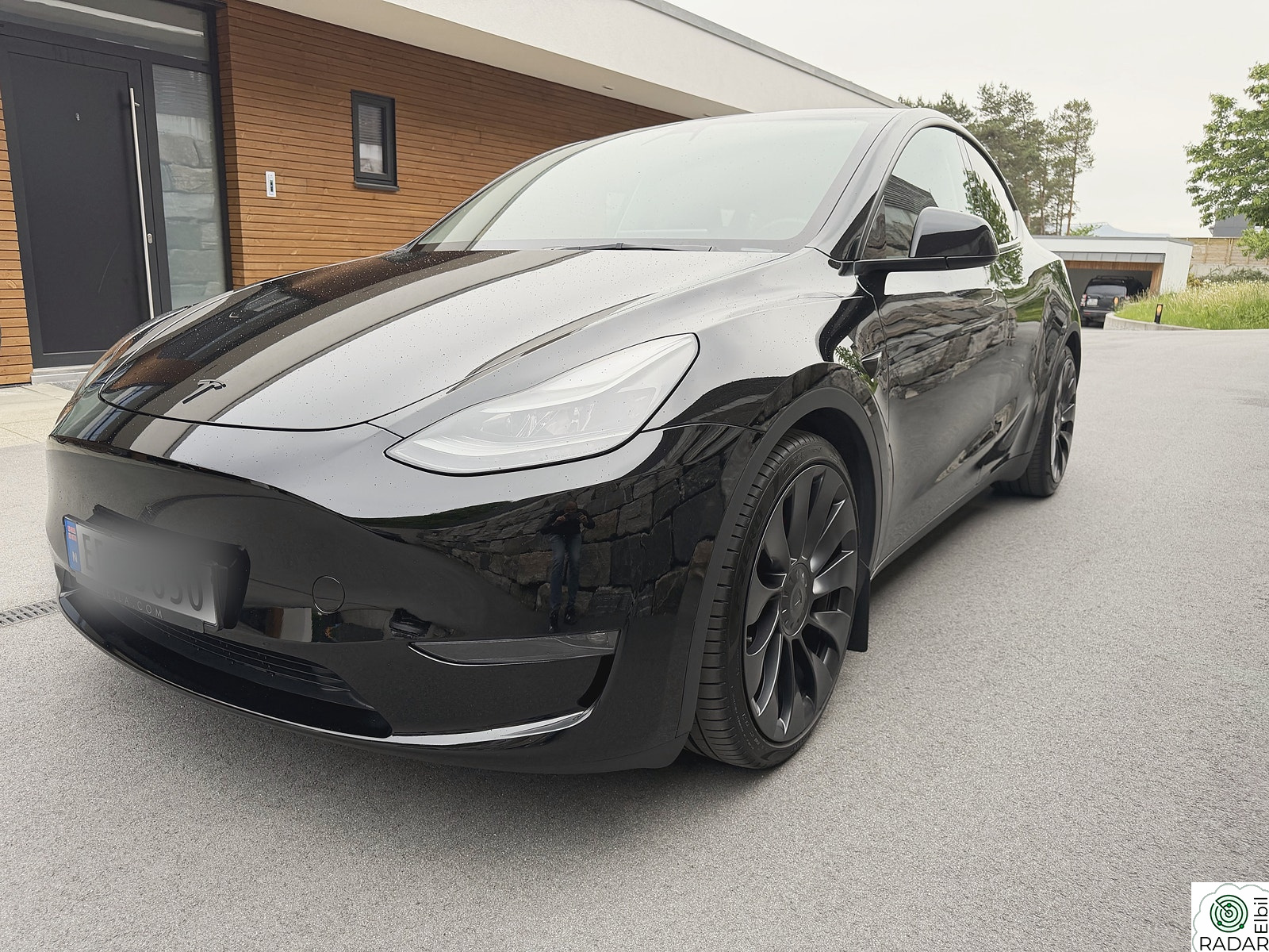 TESLA Model Y Performance AWD