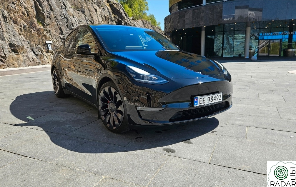 TESLA Model Y Performance AWD