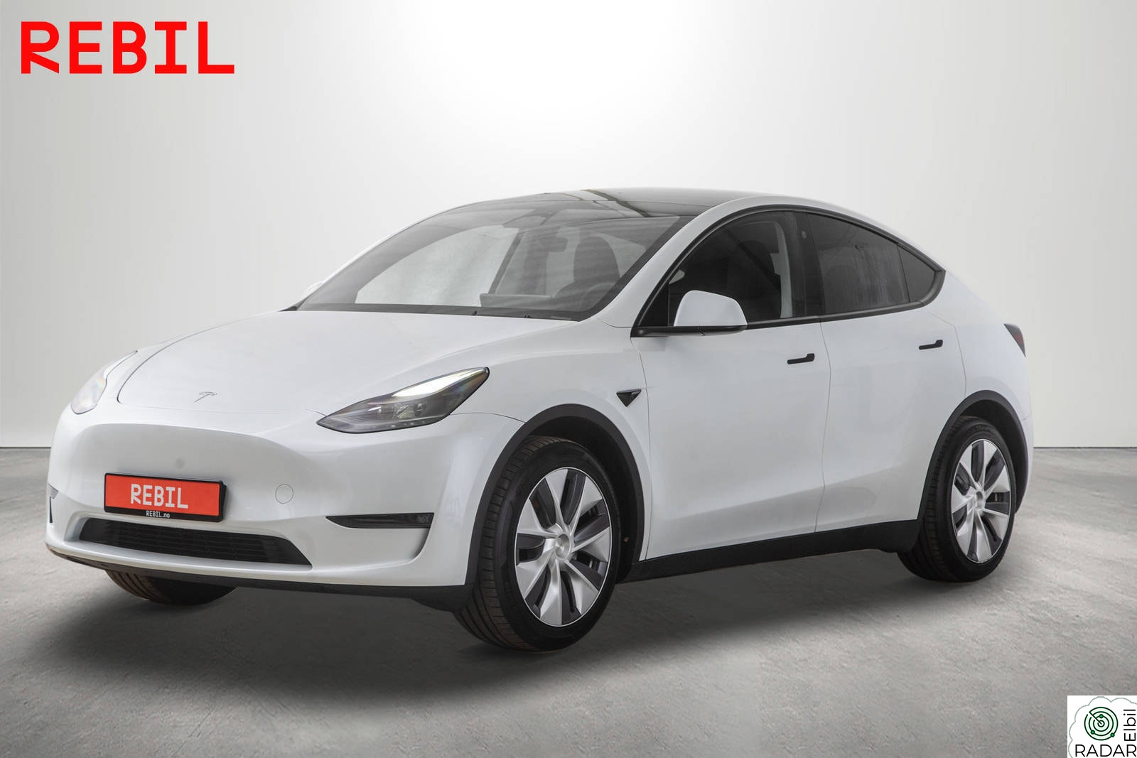 TESLA Model Y 533km(WLTP)/LR/AWD/Ryzen/Navi/R.kam/Pano/AP/Vpumpe/Krok