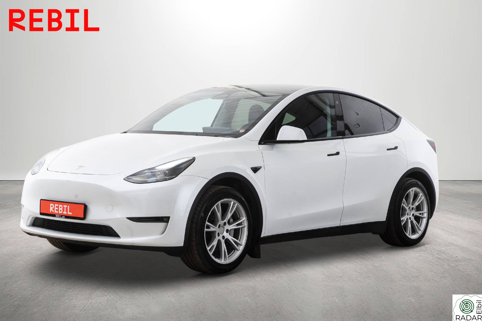 TESLA Model Y 533km(WLTP)/LR/AWD/Ryzen/Navi/R.kam/Pano/AP/V.pumpe