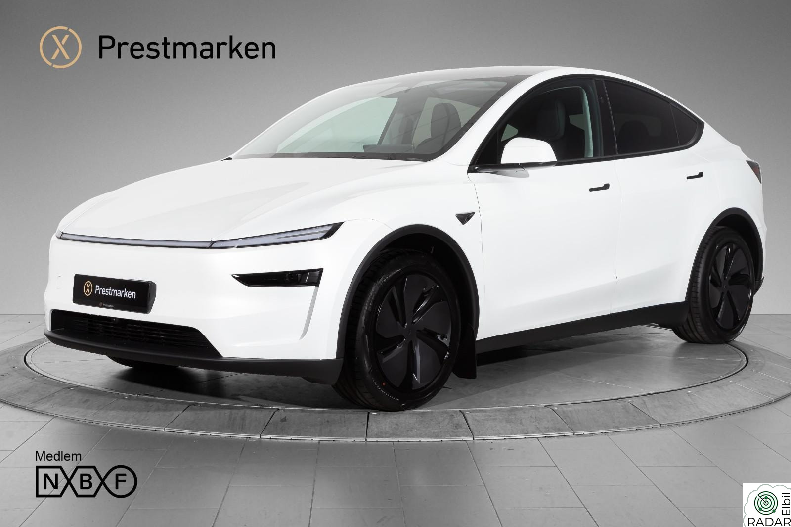TESLA Model Y Long Range AWD Facelift Skinn Autopilot Krok Norsk