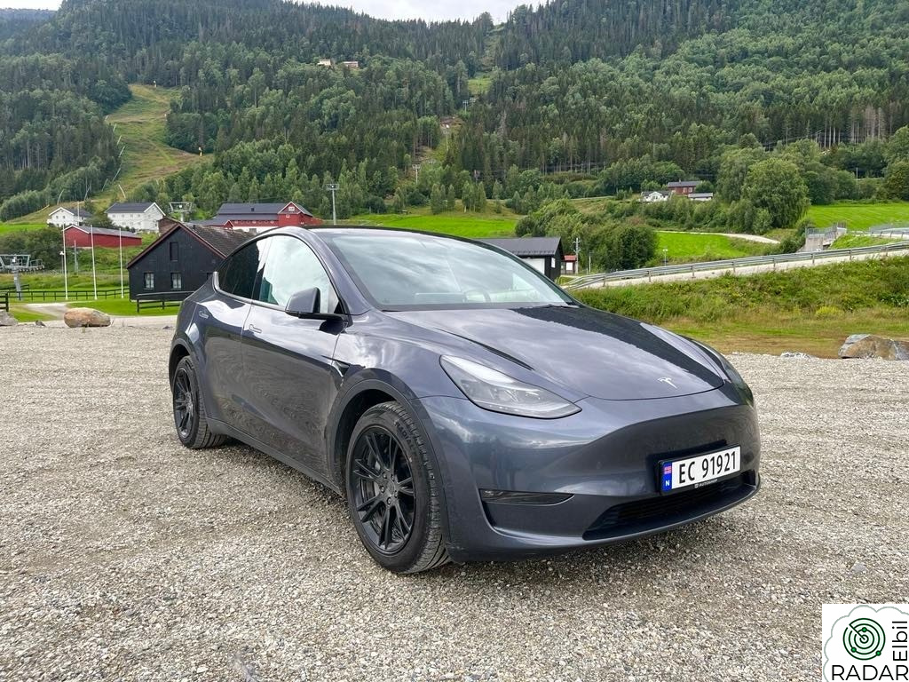 TESLA Model Y Long Range AWD