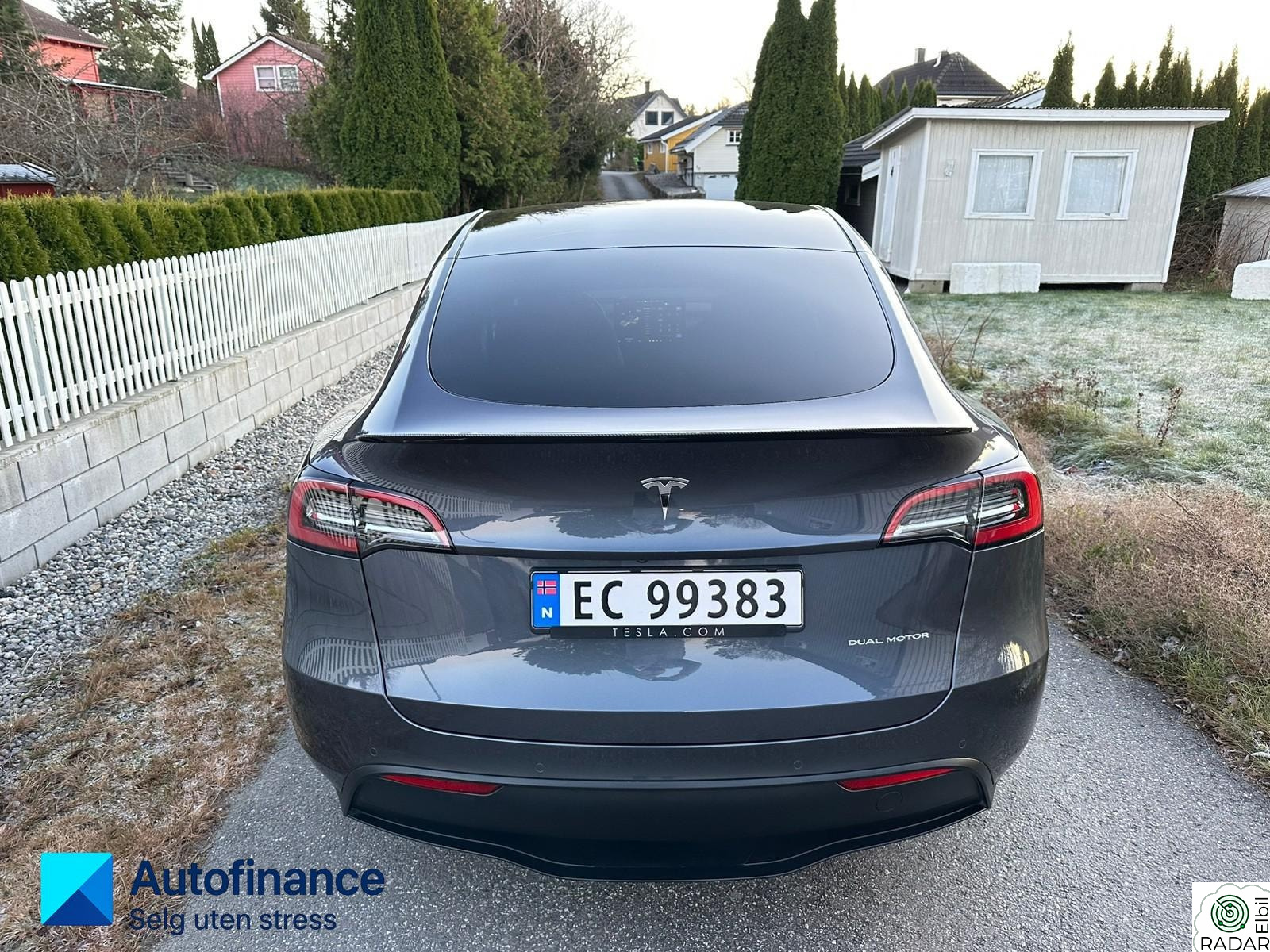 TESLA Model Y // Long Range // AWD
