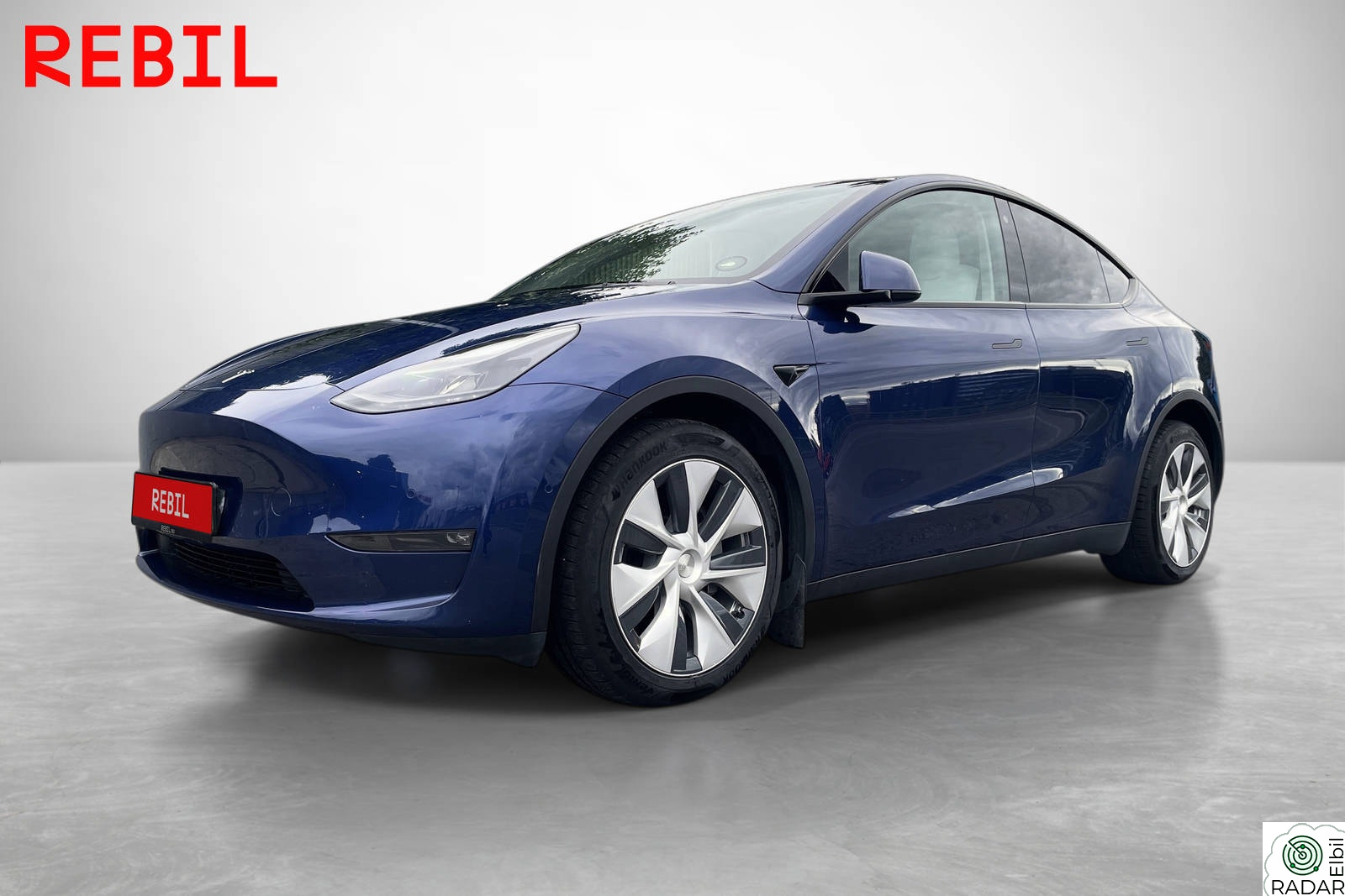 TESLA Model Y Long Range AWD/Krok/Navi/R.Kamera/Pano/AP/V.Pumpe