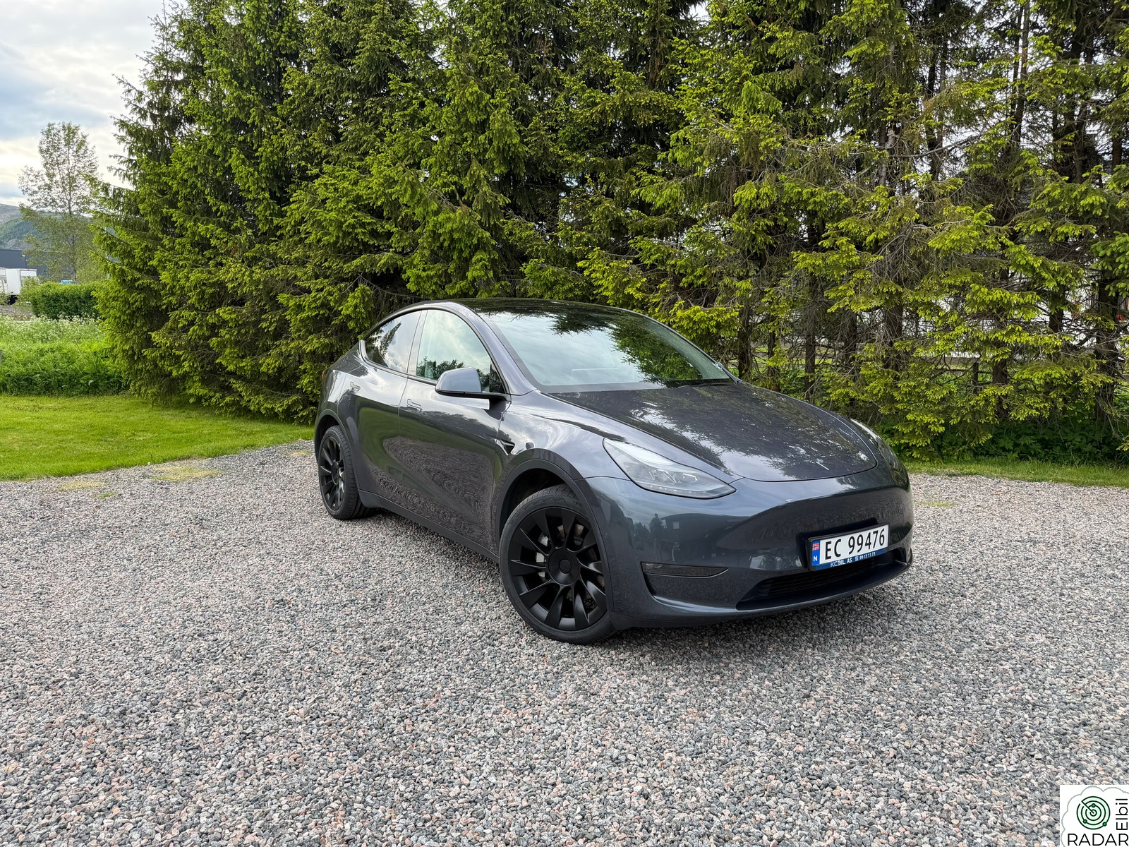 TESLA Model Y Long Range AWD