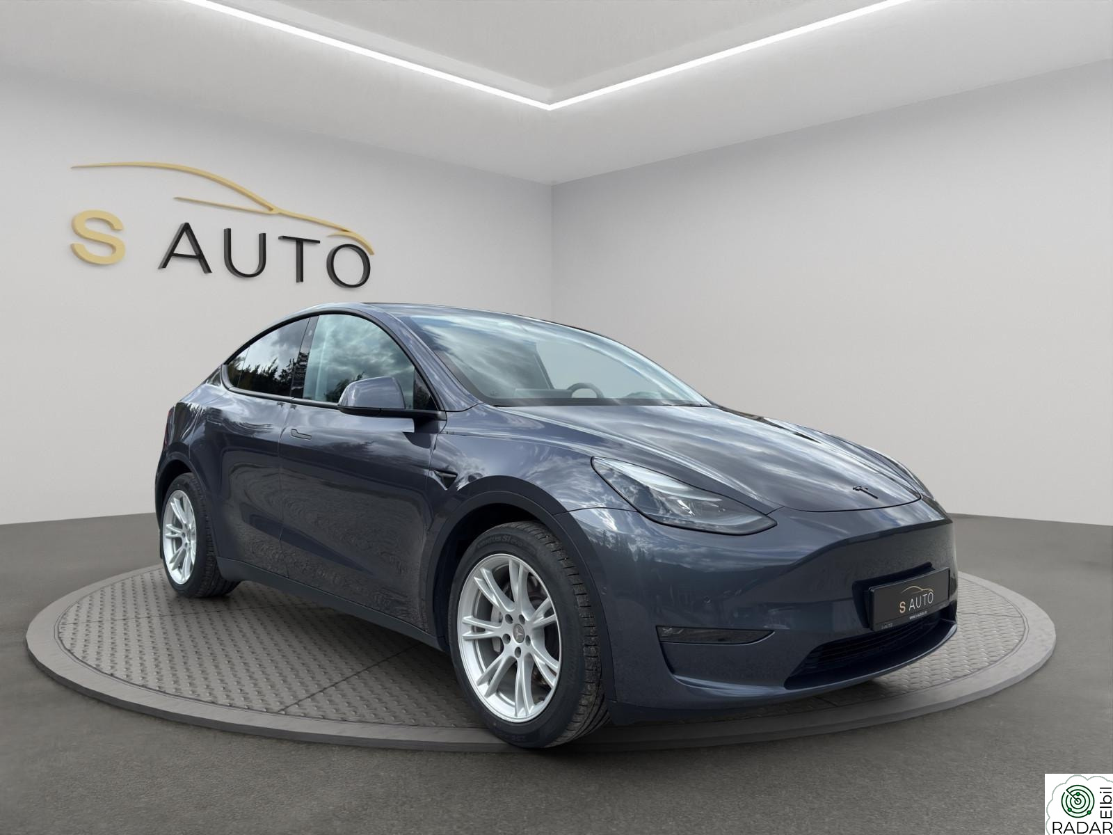 TESLA Model Y Long Range AWD, 507km, Autopilot, Krok, Premium ++