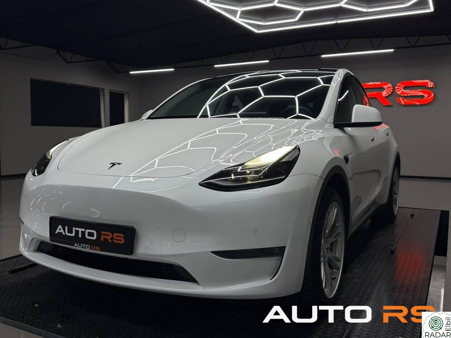 TESLA Model Y LONG RANGE AWD|1 EIER|HENGERFESTE|PREMIUM|AP