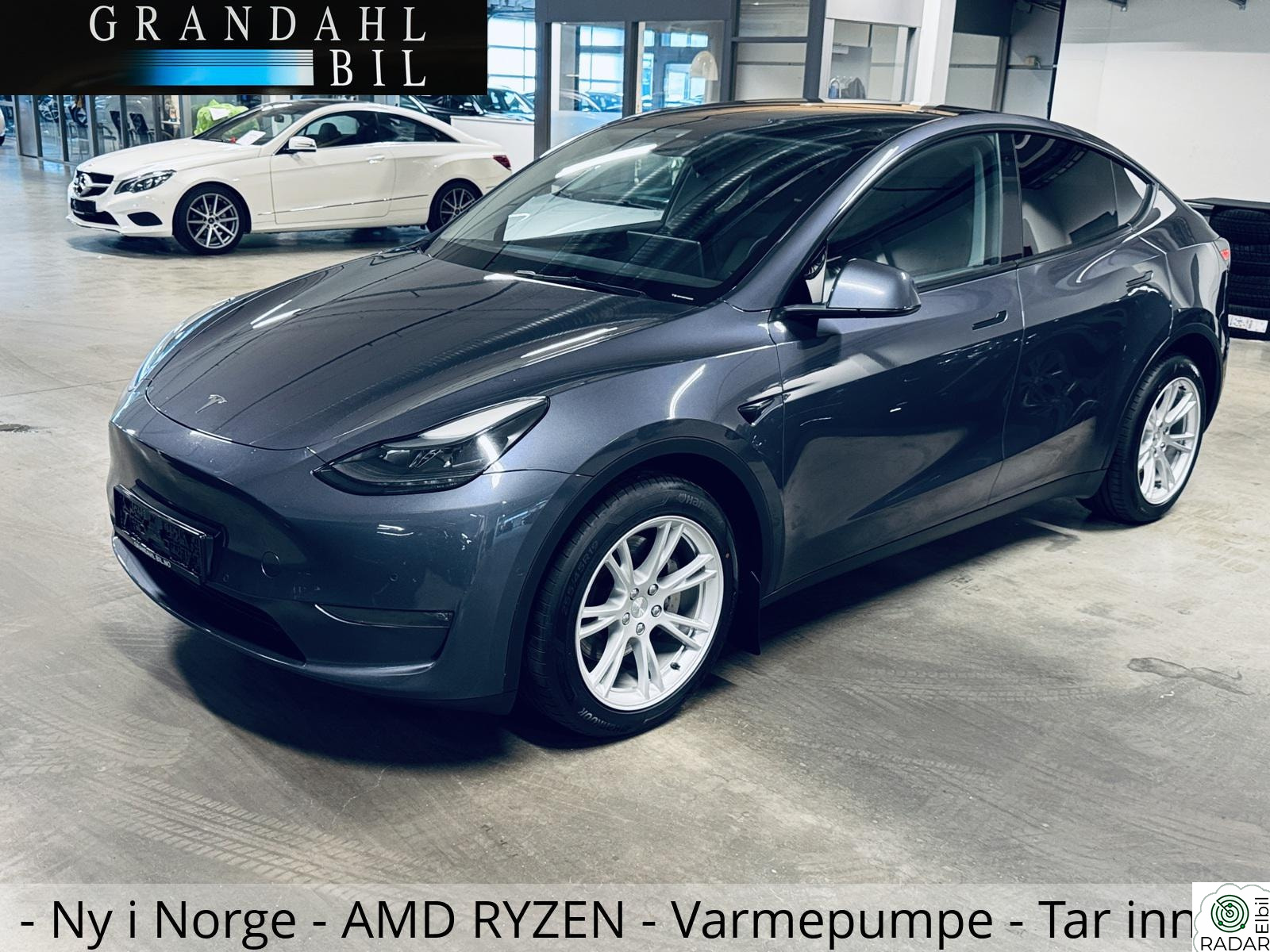 TESLA Model Y LR - 4WD - Autopilot - AMD RYZEN - Hengerfeste