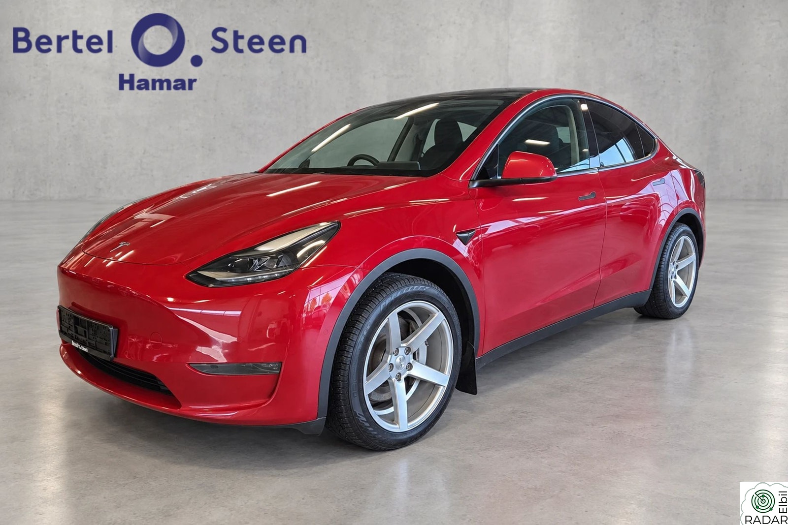 TESLA Model Y Long Range AWD | Hengerfeste!