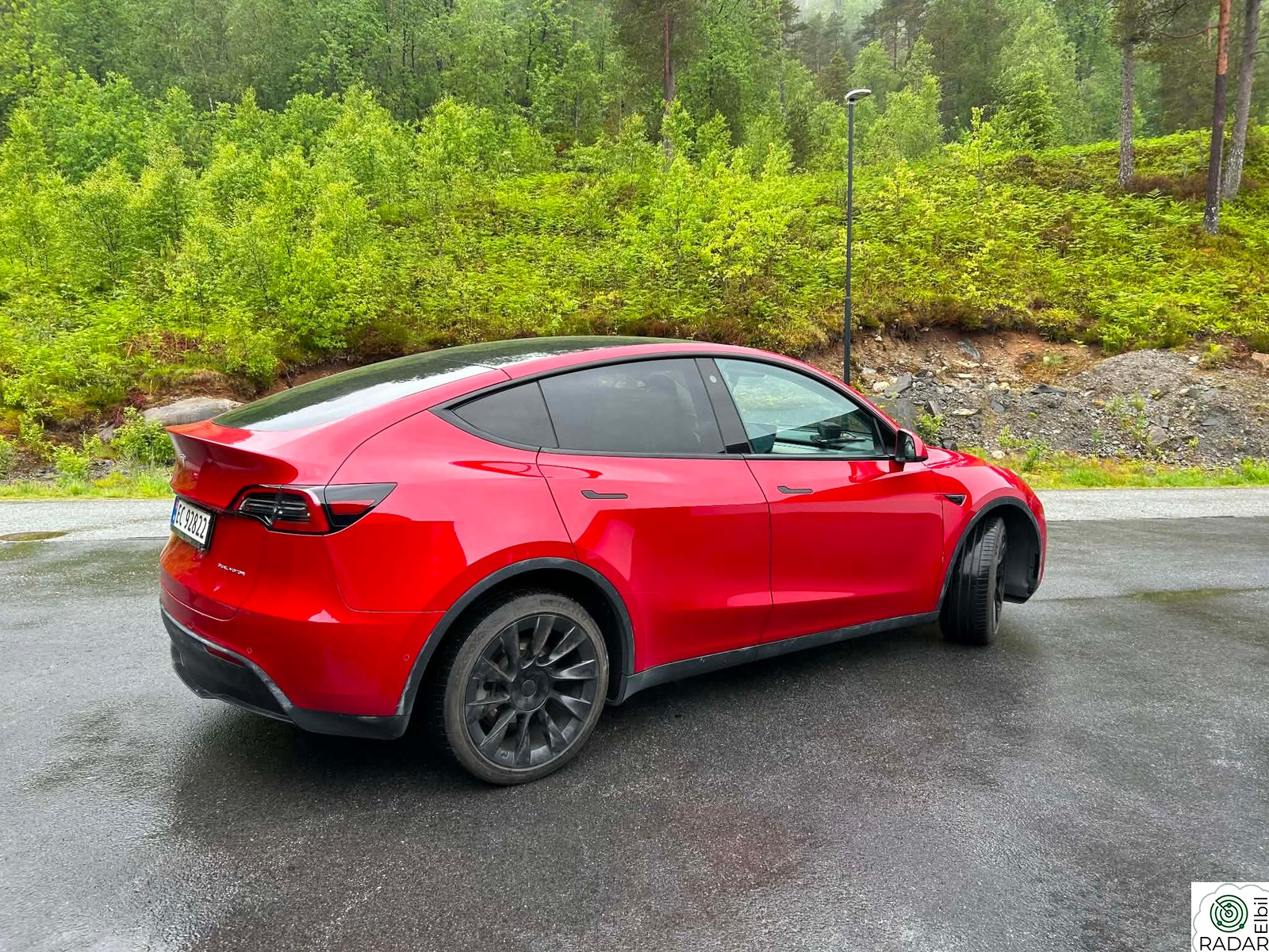 TESLA Model Y Long Range AWD Langkjørt og velholdt.