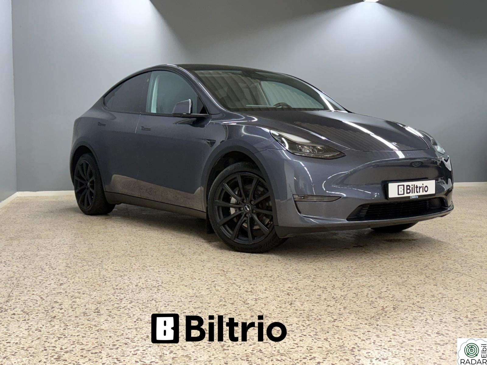TESLA Model Y LongRange/AWD/Hengerfestet/Premium/Panorama