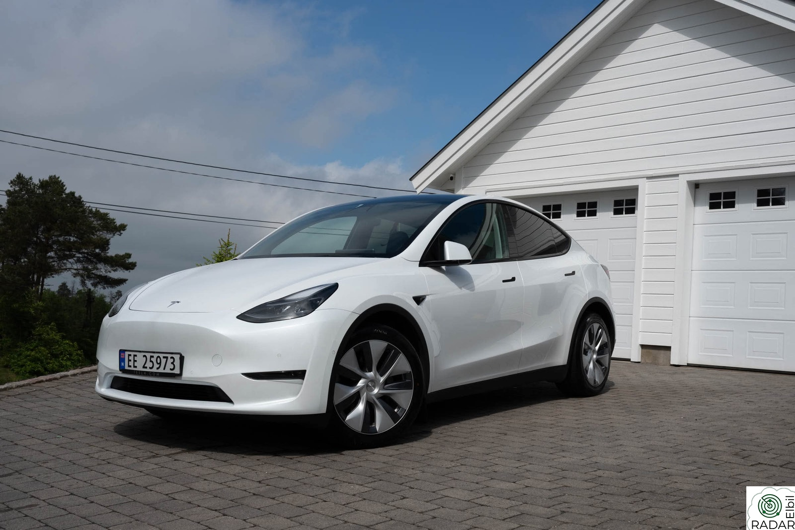 TESLA Model Y Long Range AWD