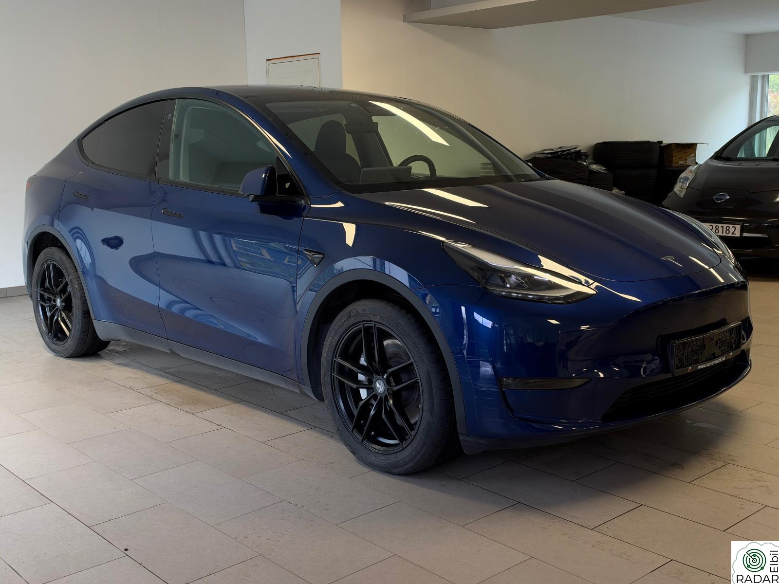 TESLA Model Y Long Range AWD Skinn Autop Krok Pano Rattvarme EU-12.28