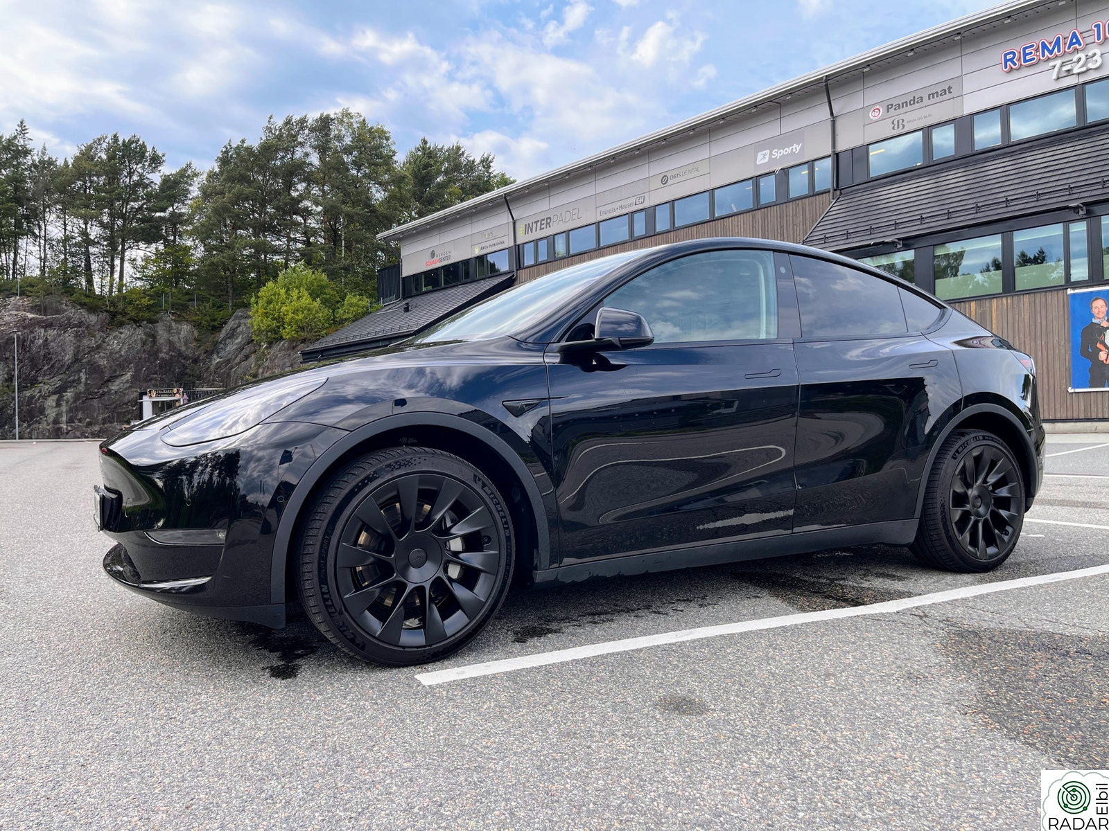 TESLA Model Y Long Range AWD