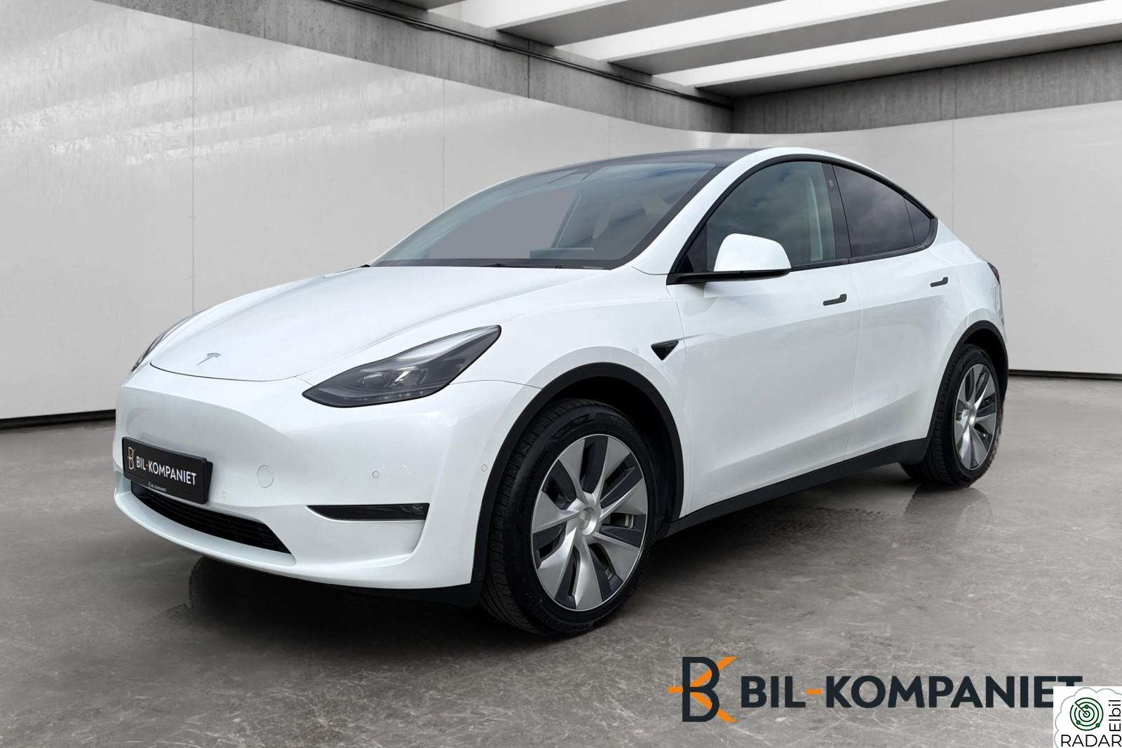 TESLA Model Y Long Range Premium AWD | Krok | Glasstak | ACC