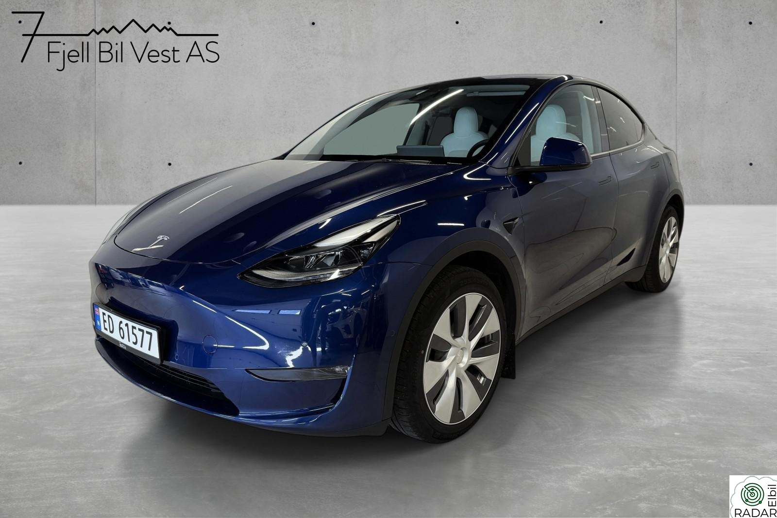 TESLA Model Y Premium AP Skinn Krok Panorama Vinterpakke HiFi 19+19