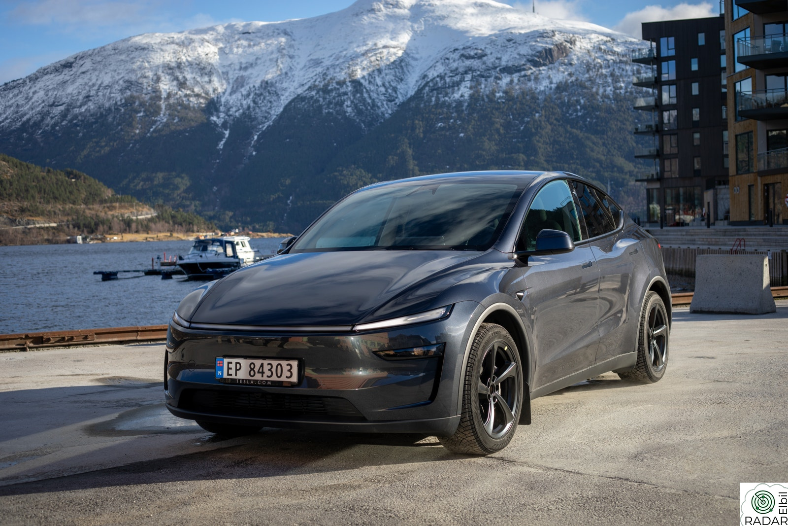 TESLA Model Y LONG RANGE/AWD/19"+19"/ALLVÆRSMATTER/SKJERMBESKYTTER