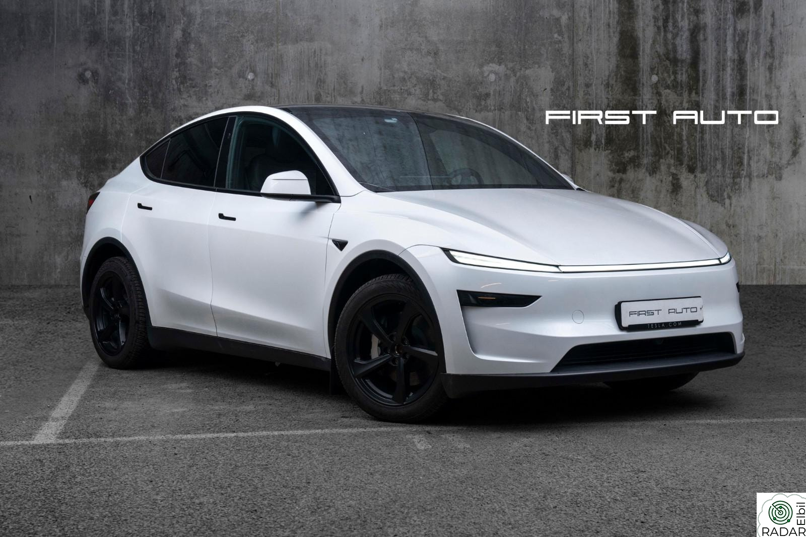 TESLA Model Y LR AWD JUNIPER FACELIFT STØRRE SKJERM SORT INNERTAK