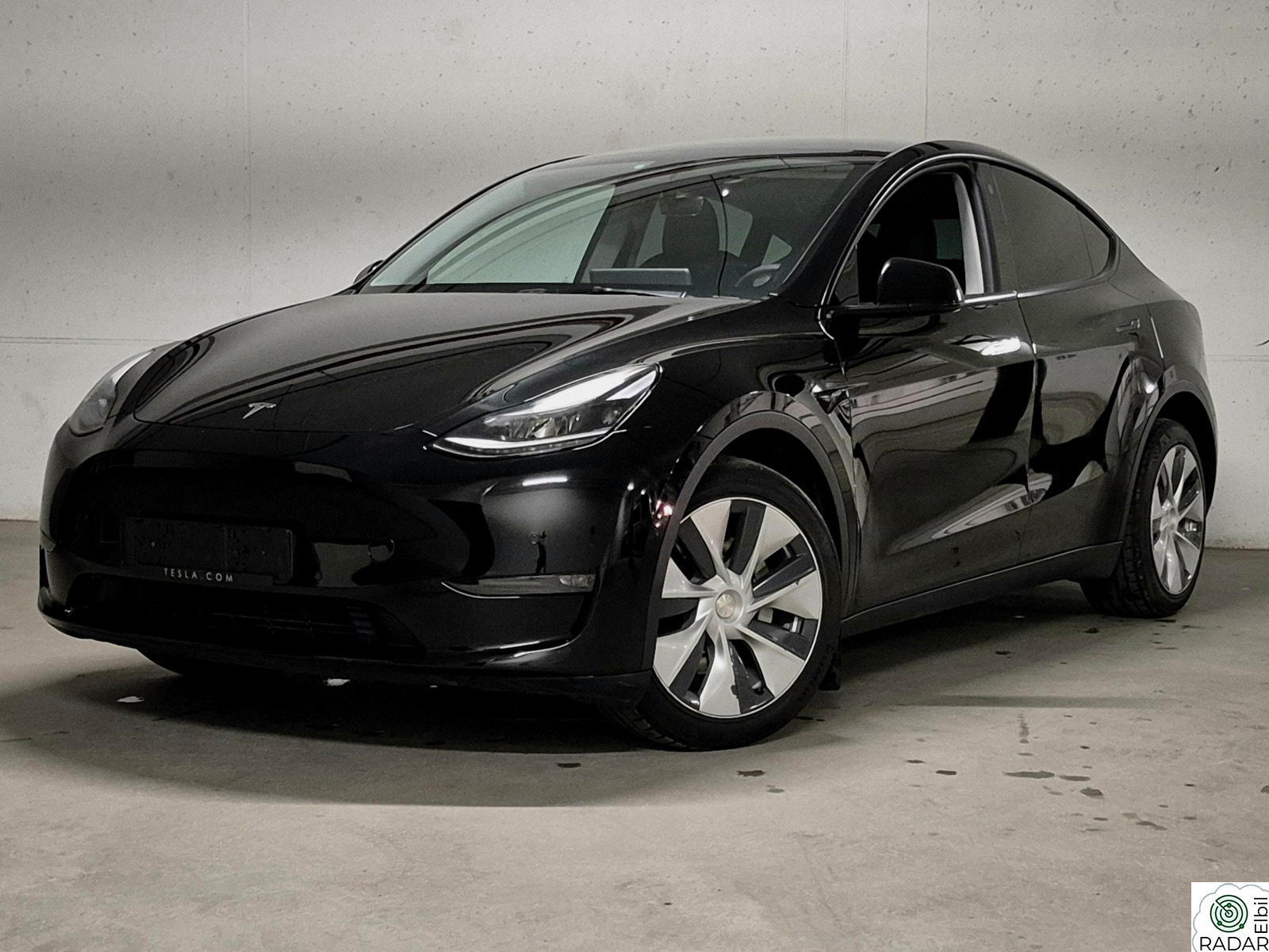 TESLA Model Y Long Range AWD Lav Km-stand s+v hjul
