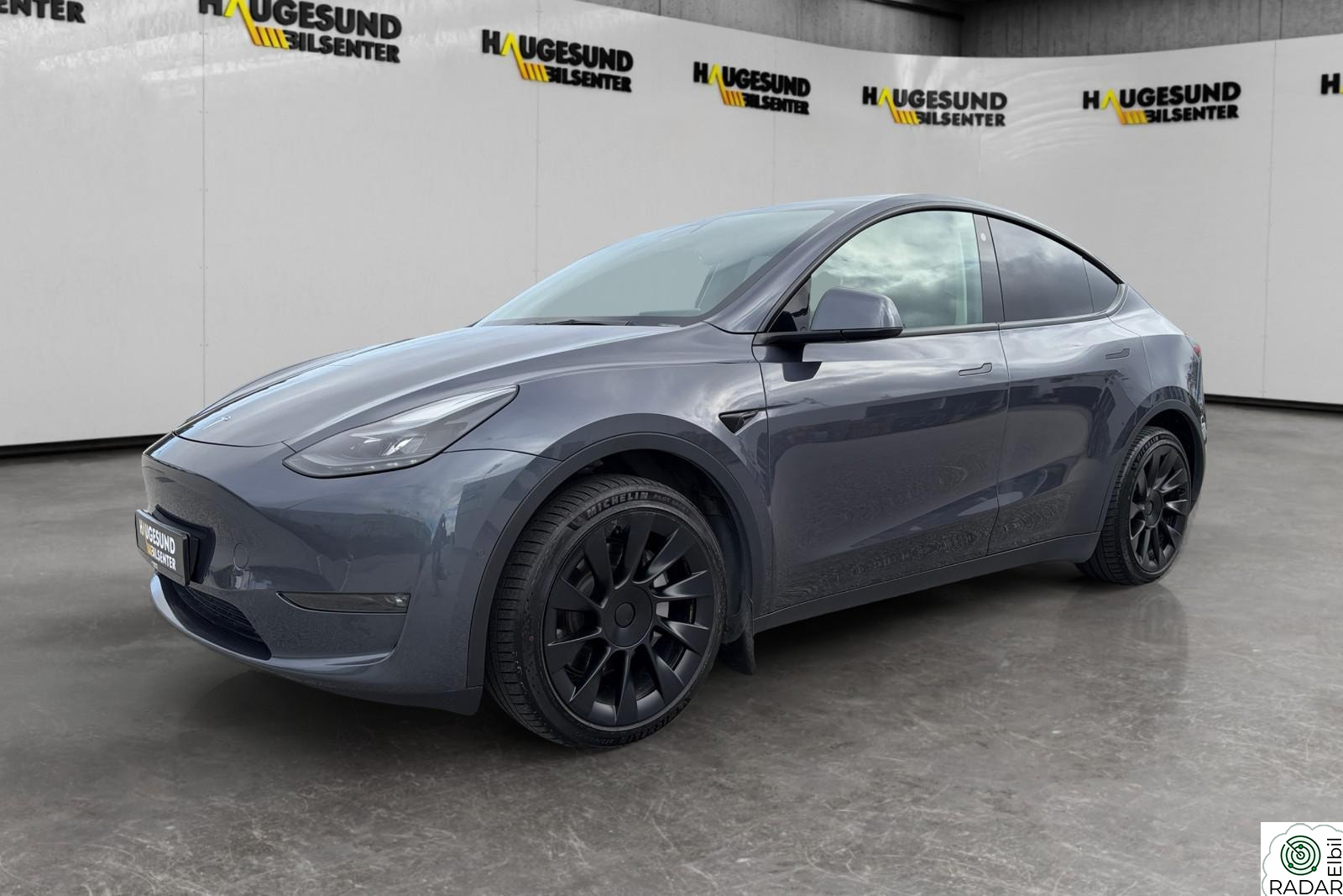TESLA Model Y Long Range Premium AWD | Kamera | Glasstak | Krok
